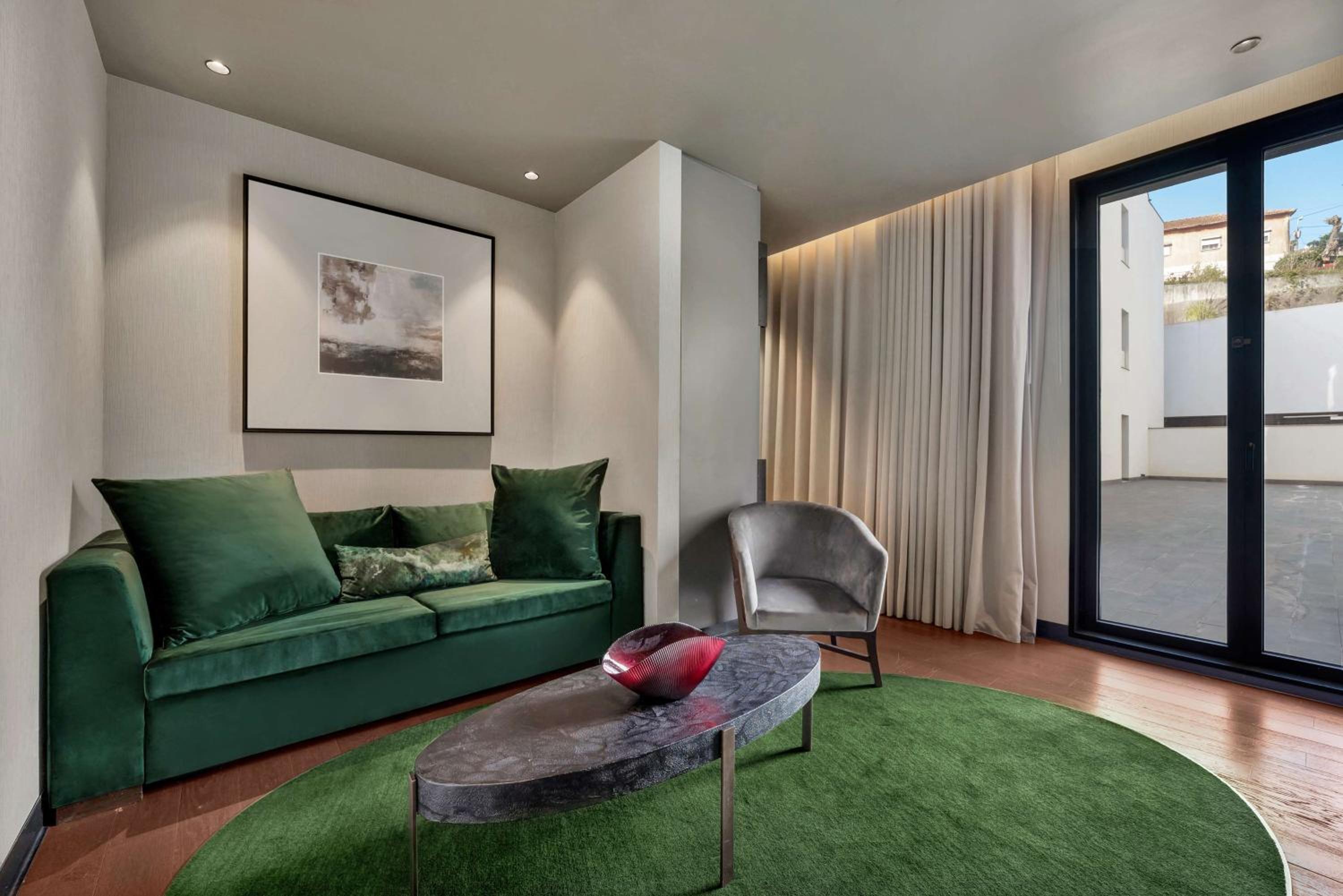 One-Bedroom King Suite - Photo 2