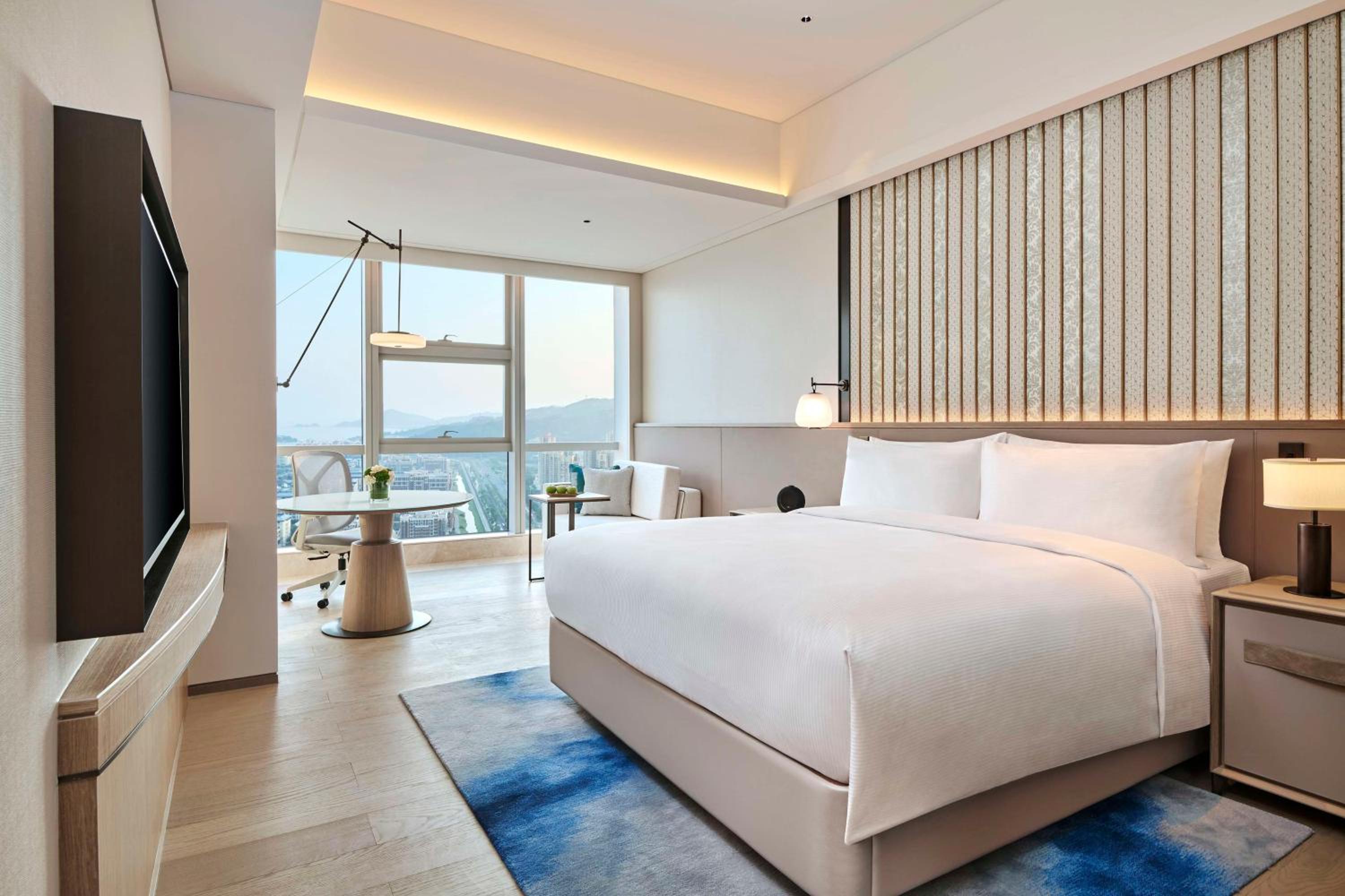 King Room with River View - Photo 4