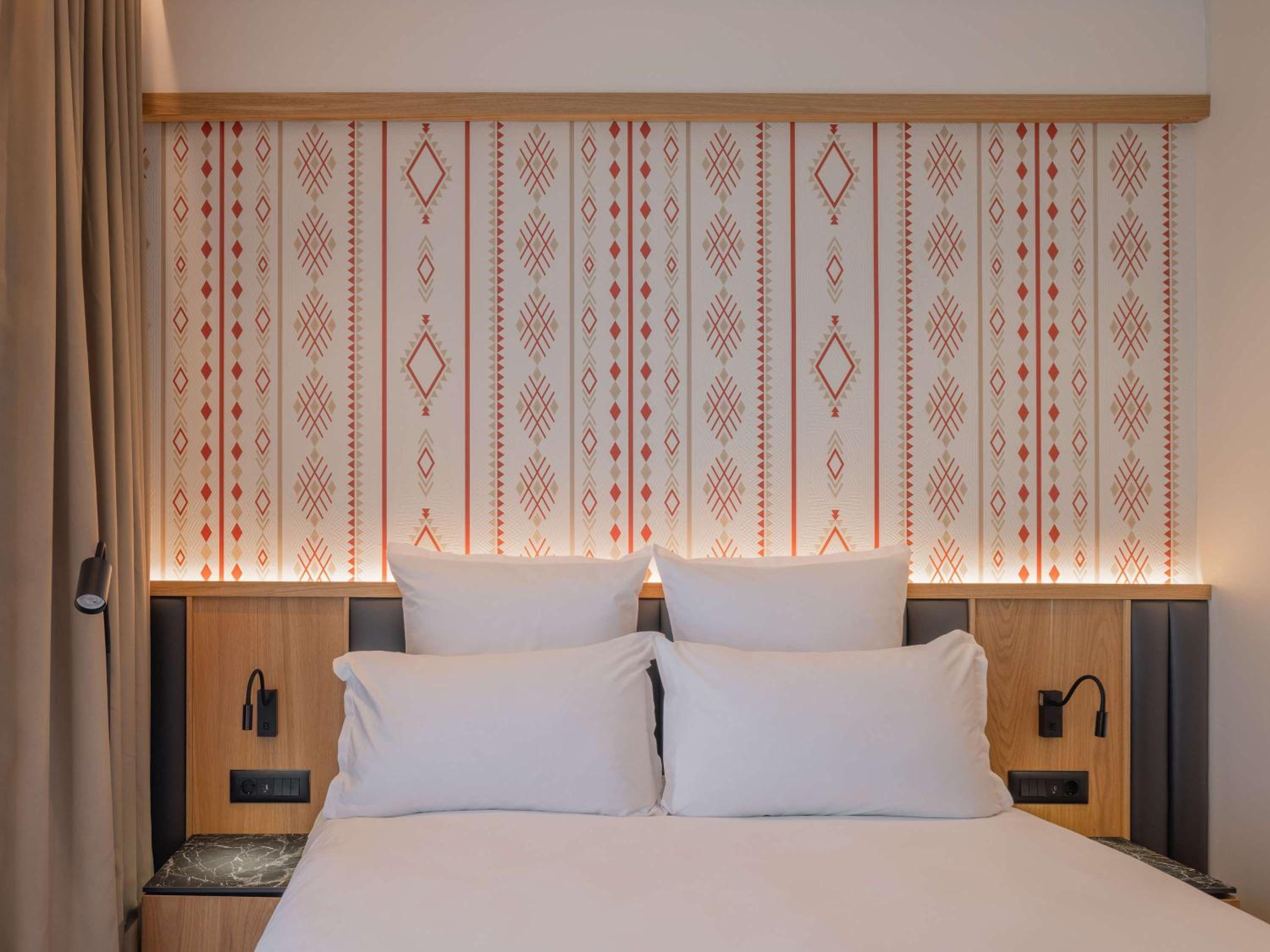 Privilege Room with One Queen Bed