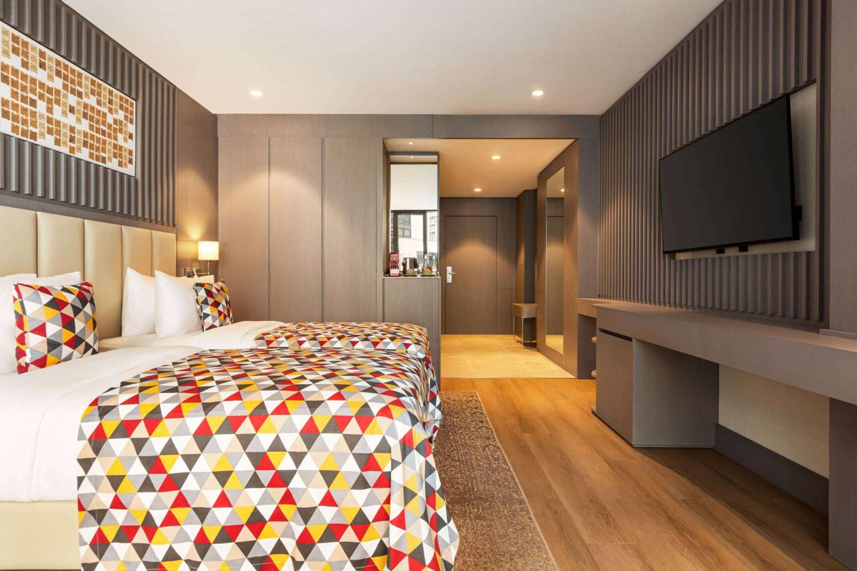 Standard Twin Room with Sea View - Photo 1
