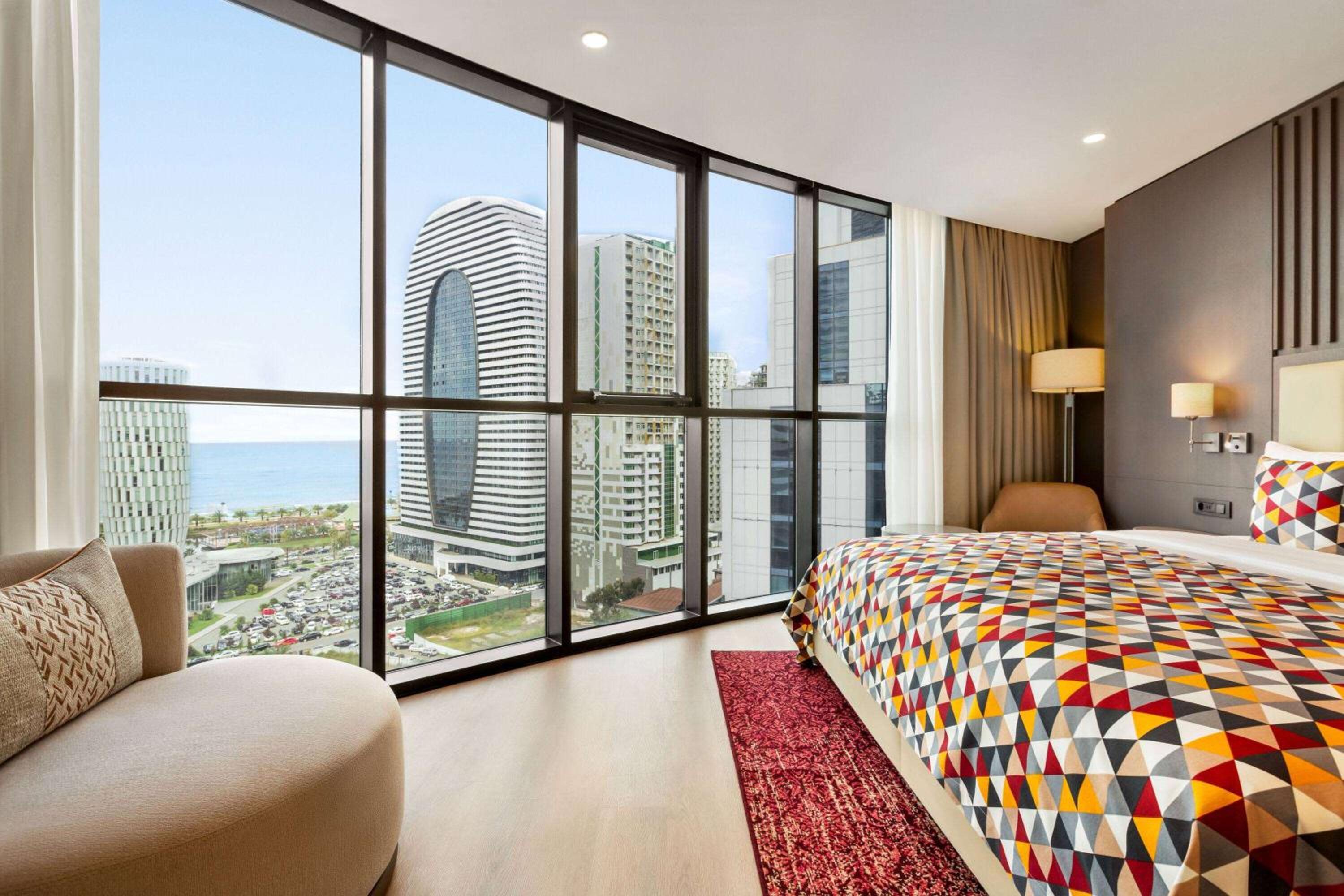 Junior King Suite with Sea View - Photo 1