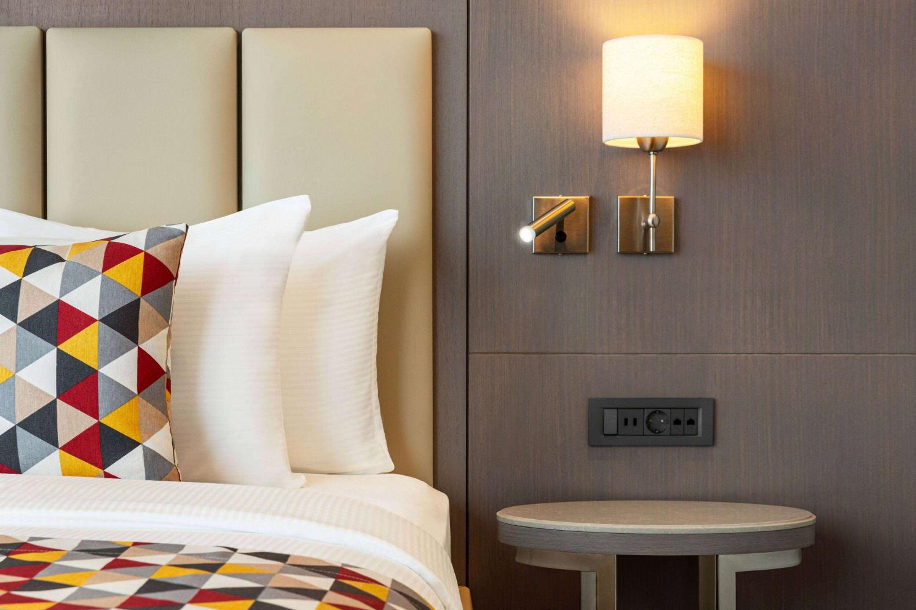 Accessible Room with City View - Photo 2
