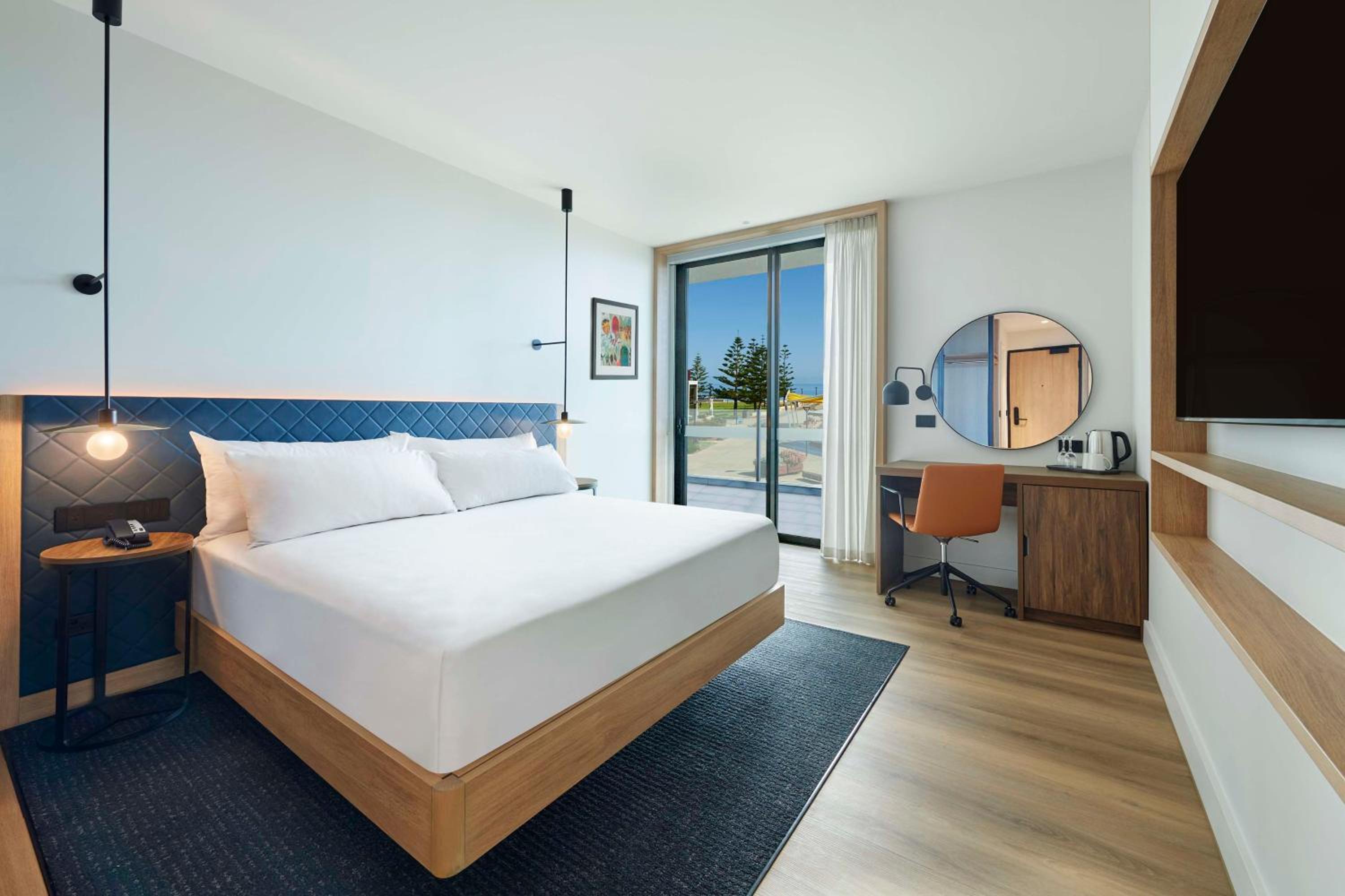 King Room with Ocean View - Mobility Access