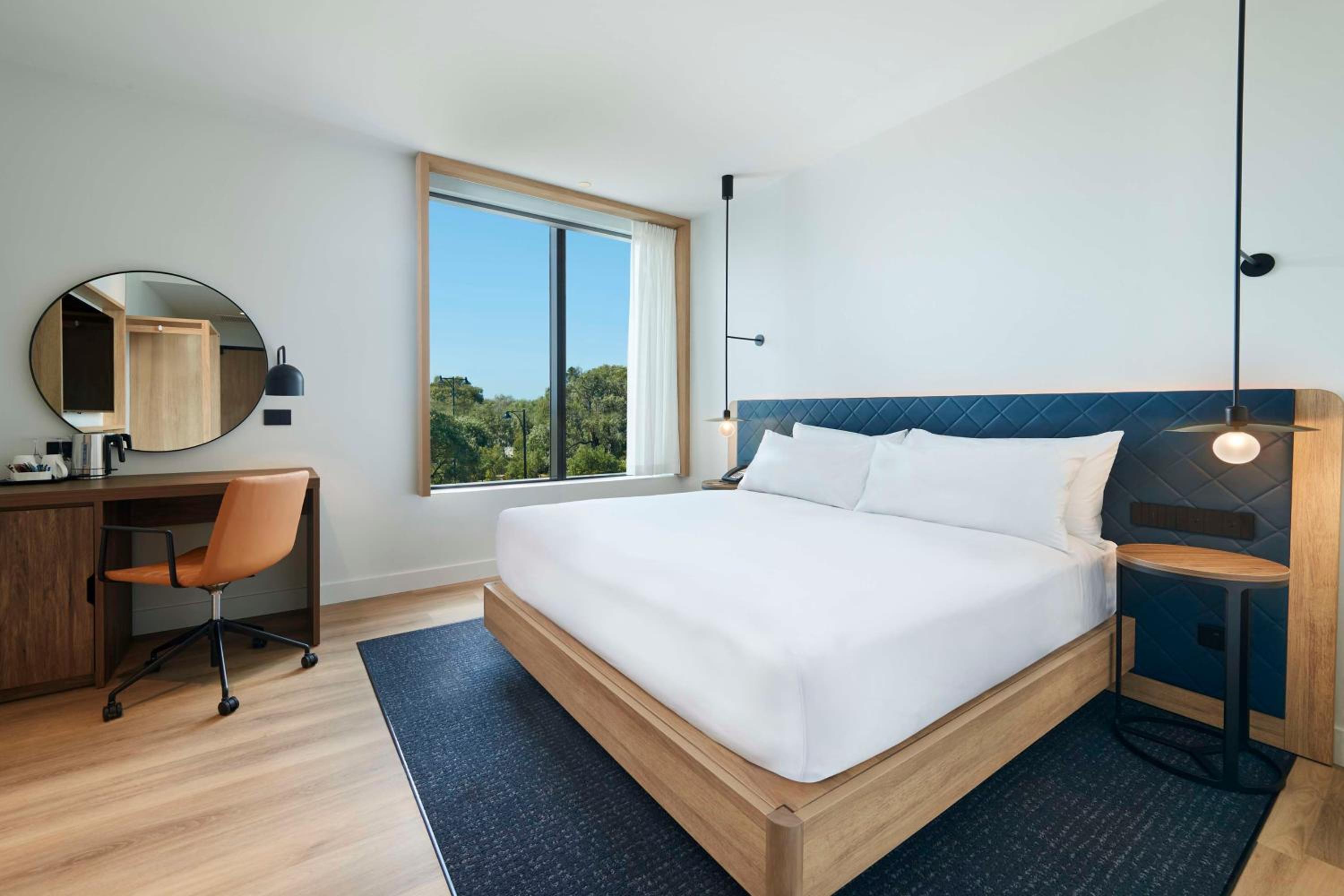 King Room - Mobility Accessible