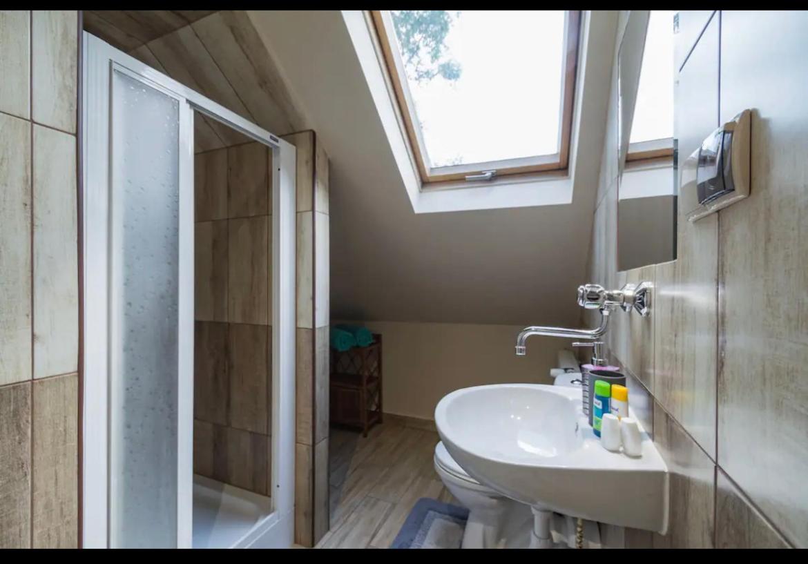 Triple Room with Private Bathroom - Photo 2