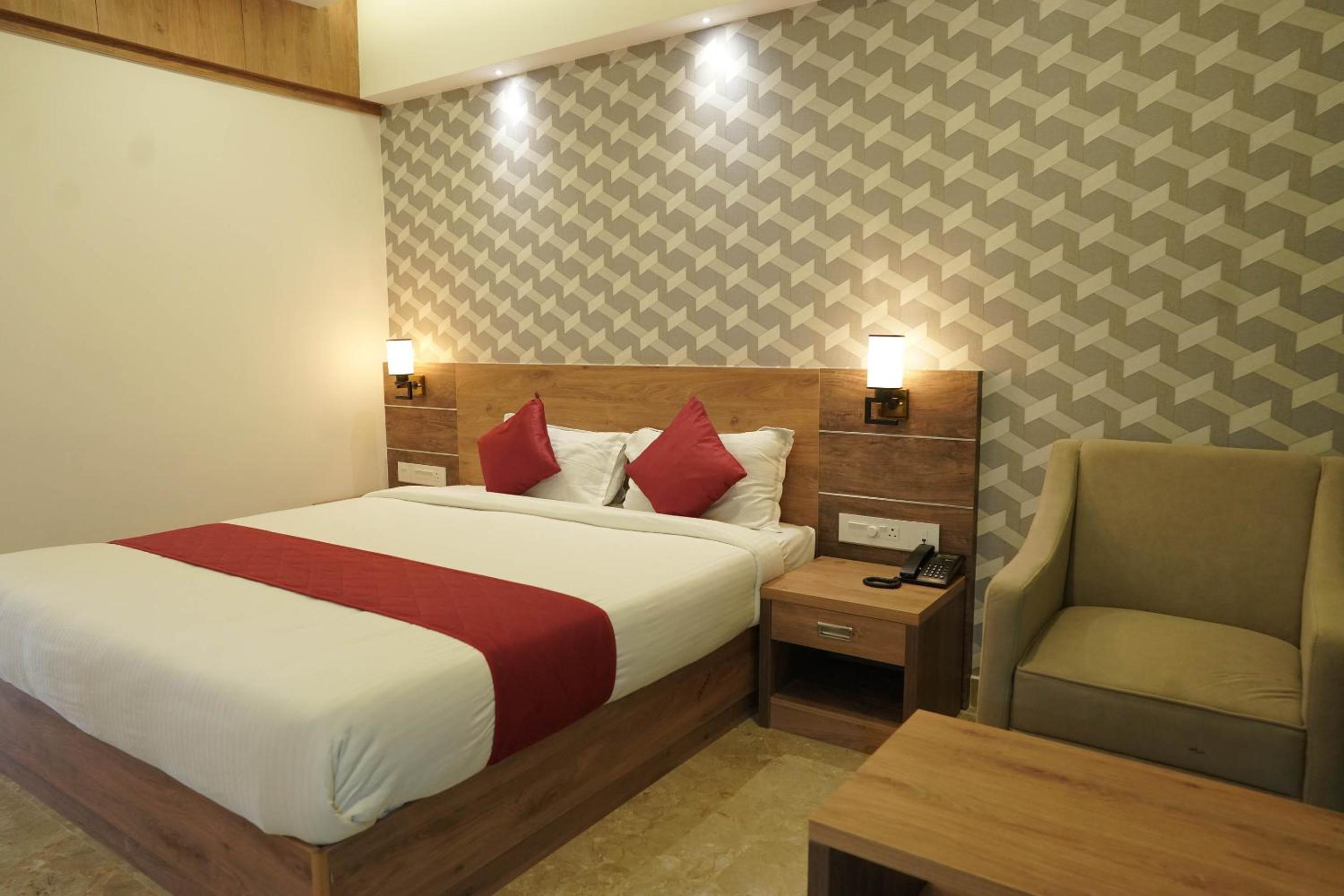 Deluxe Double Room photo 2