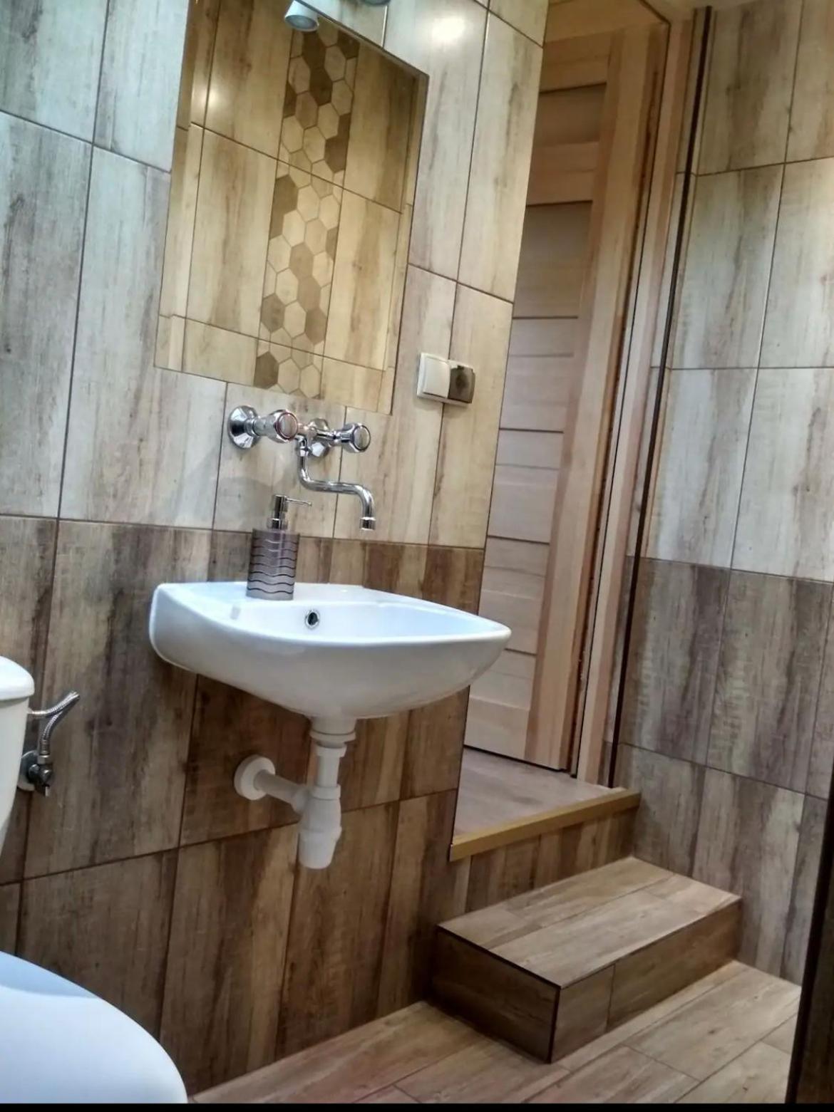 Triple Room with Private Bathroom - Photo 6