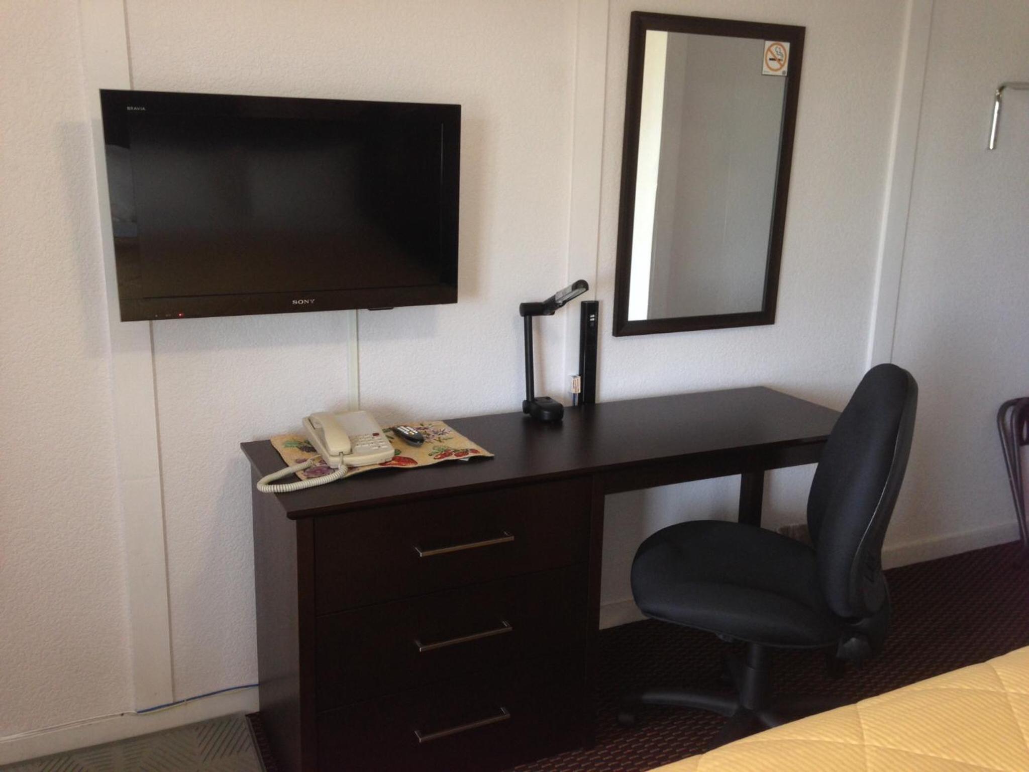 Queen Room photo 1