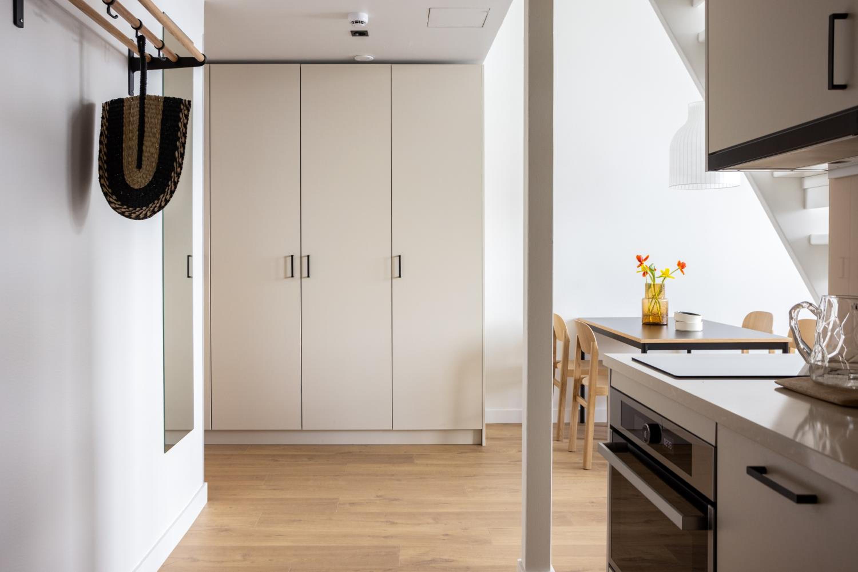 Spacious studio with a mezzanine level photo 3