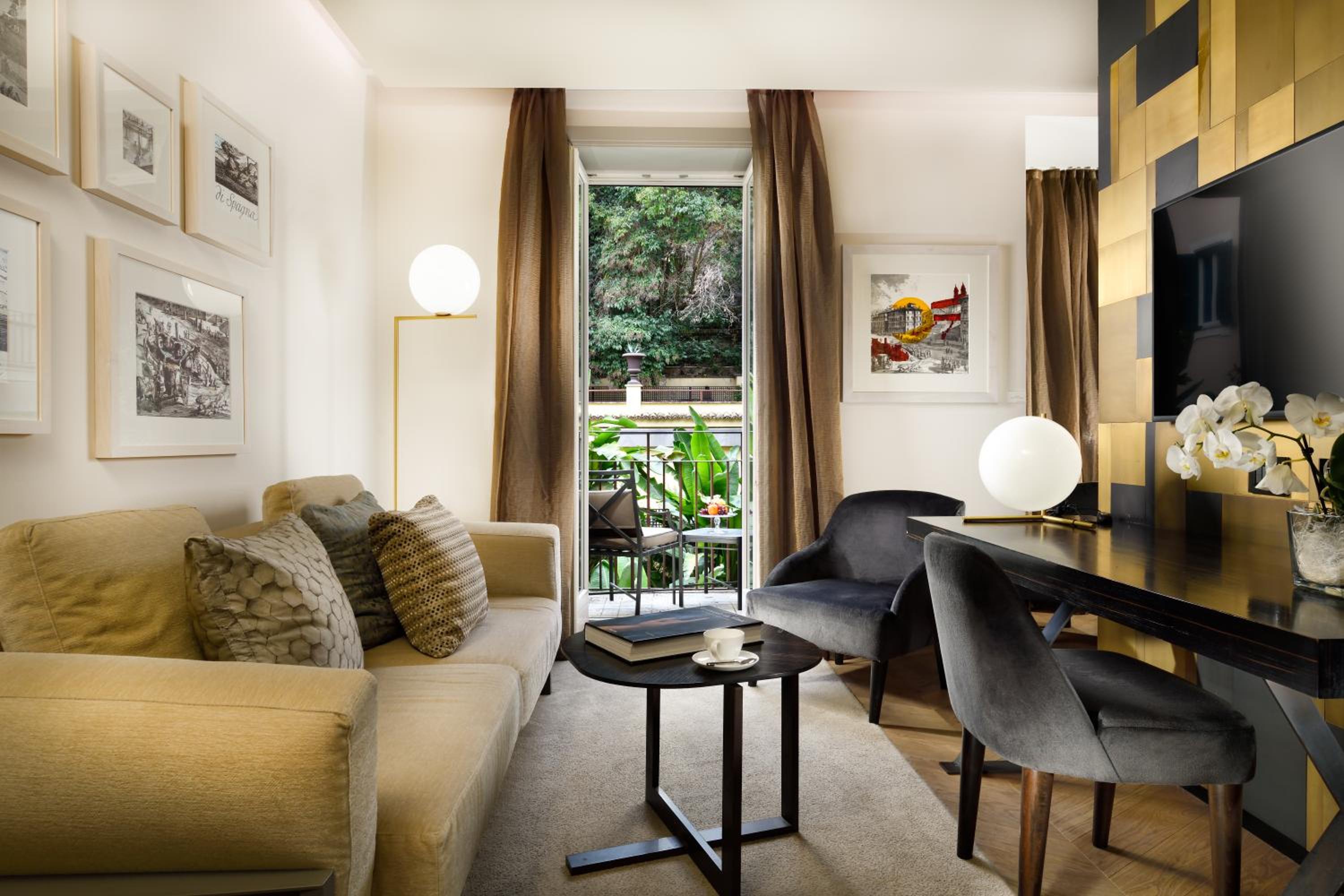 Deluxe Suite