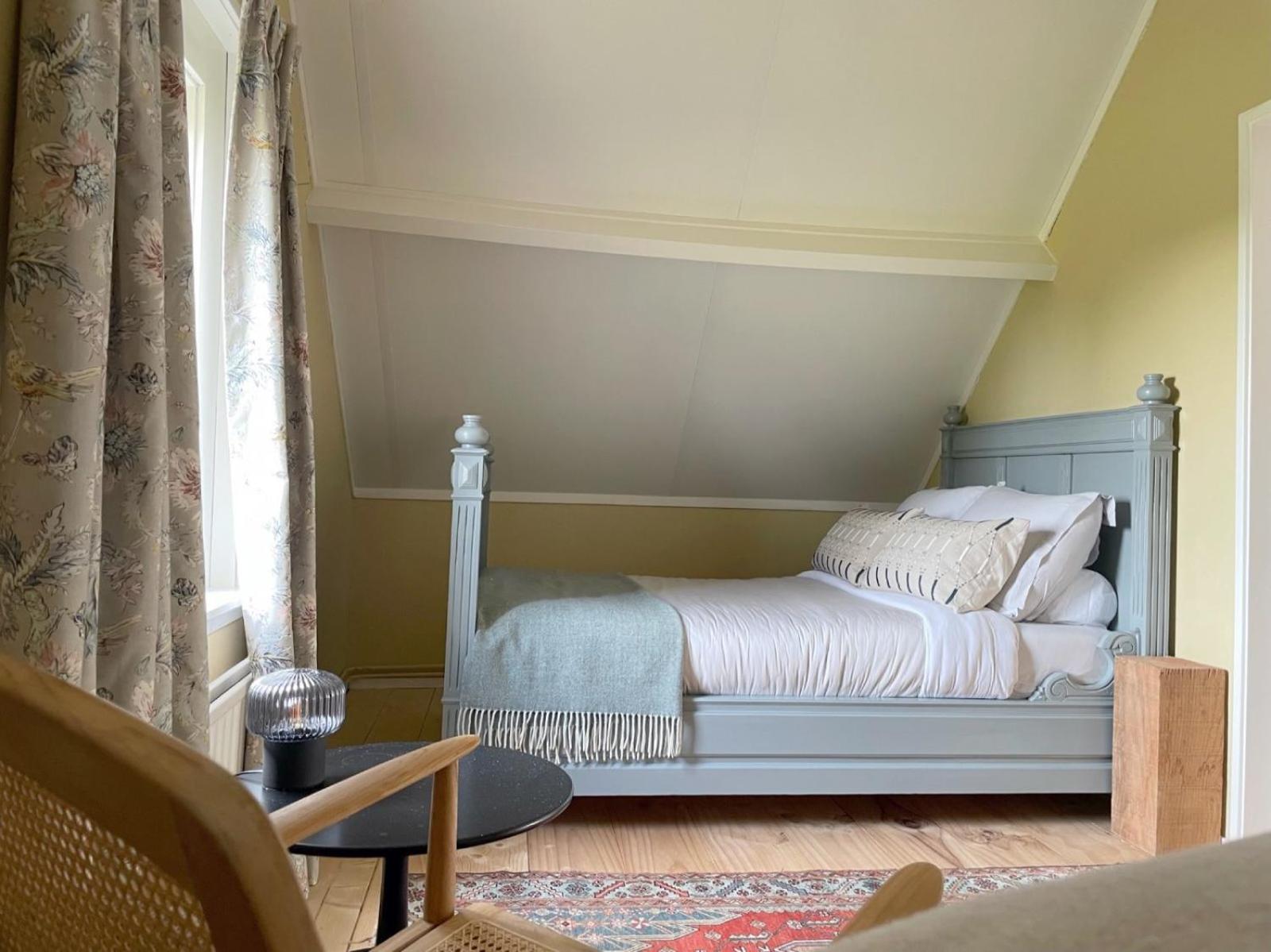 Three-Bedroom House photo 2