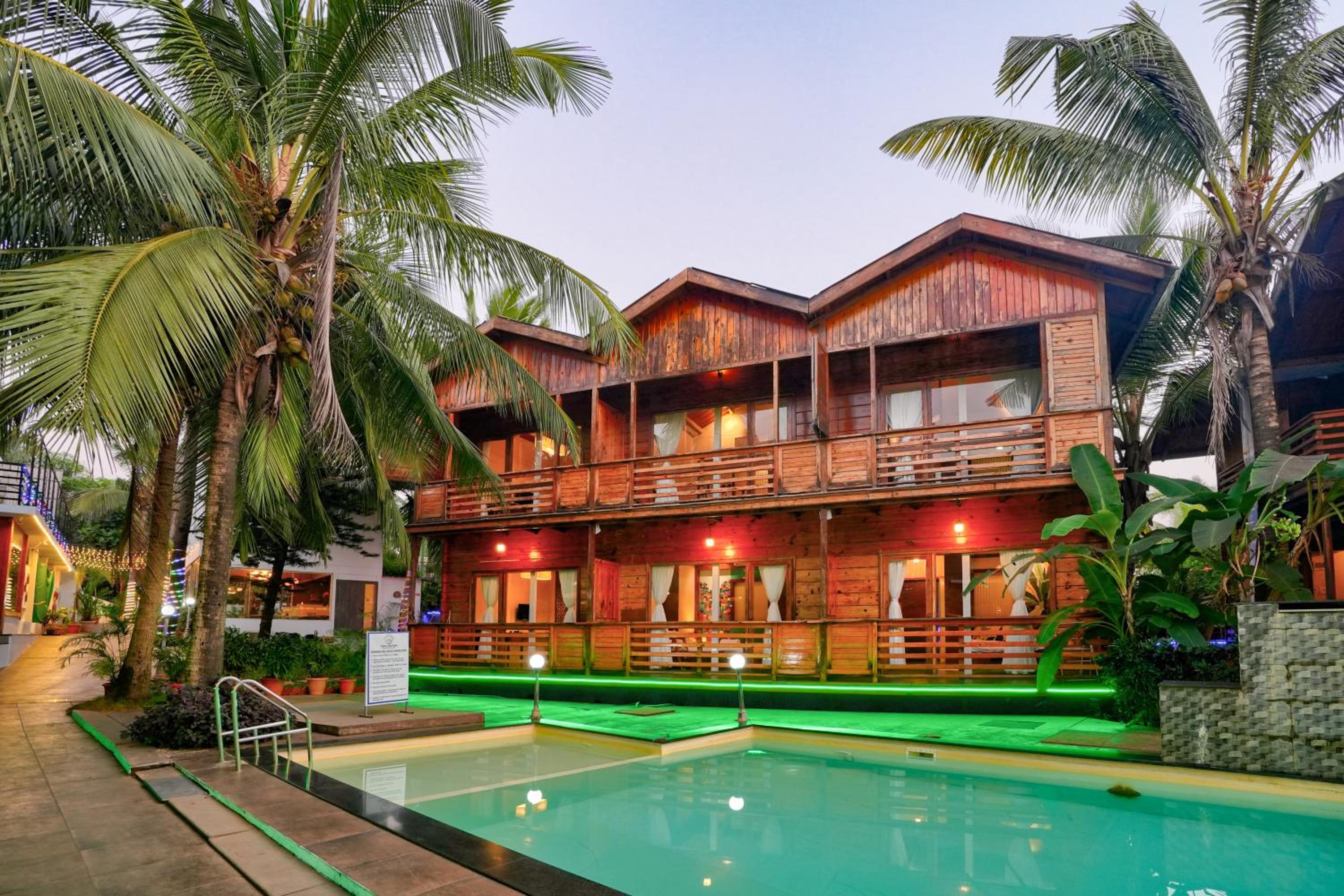 Wooden Cottage with Pool View  - Photo 13
