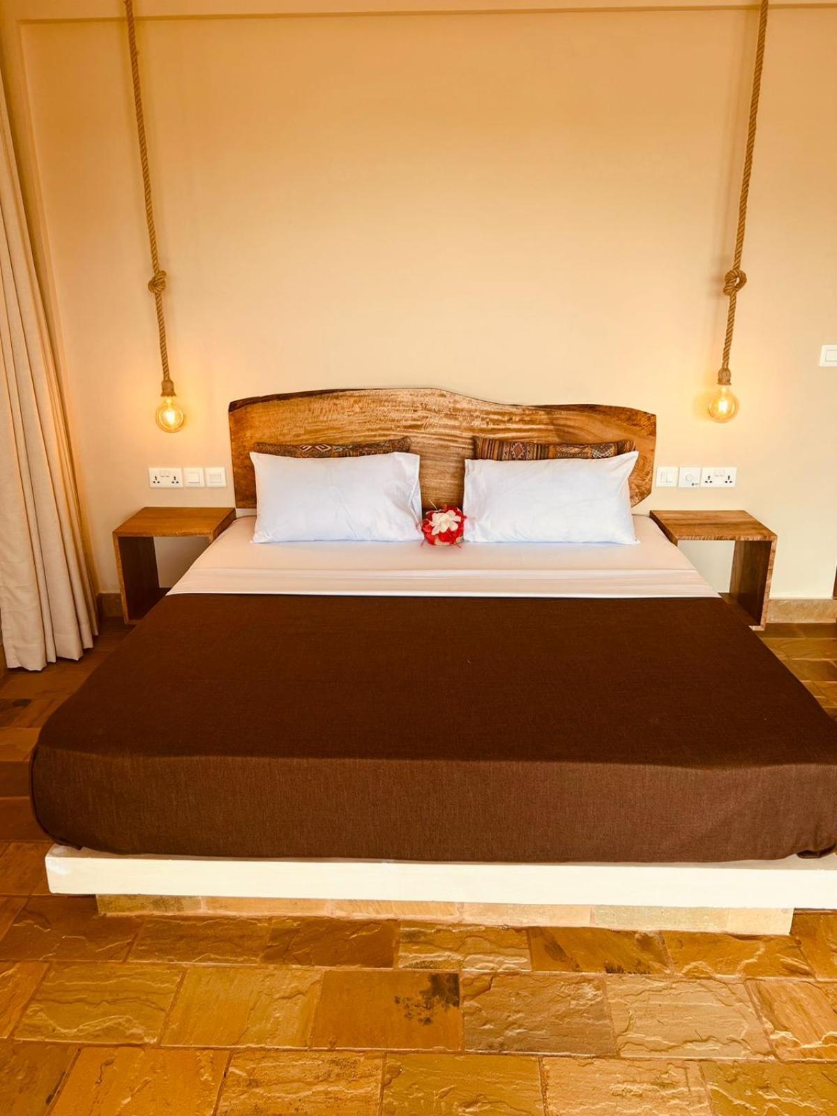 Deluxe Double Room with Balcony photo 2