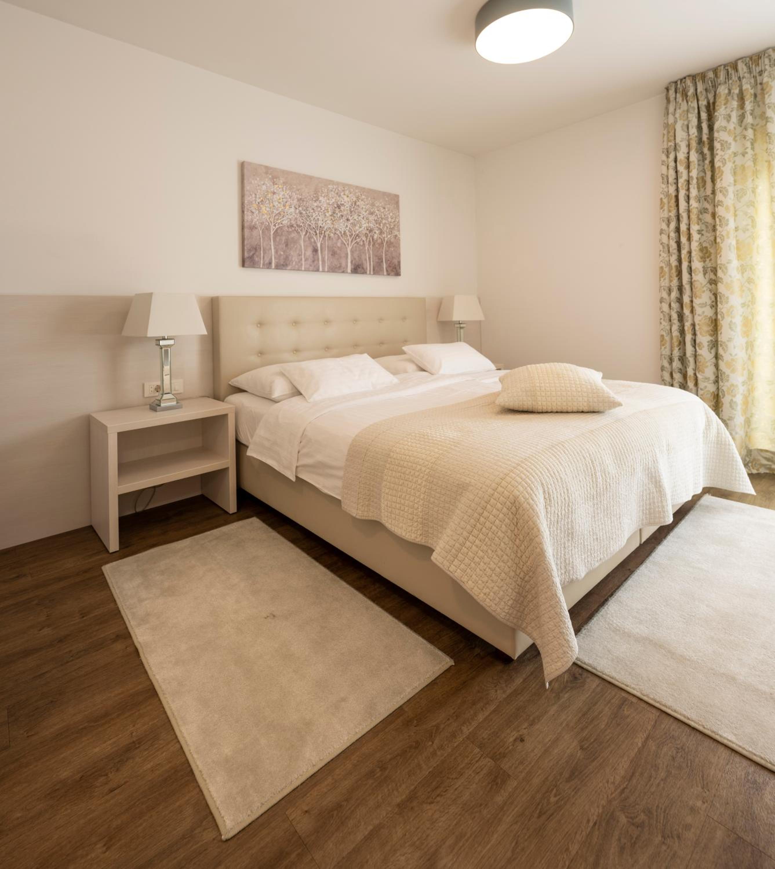 Double Room with Balcony - Photo 5