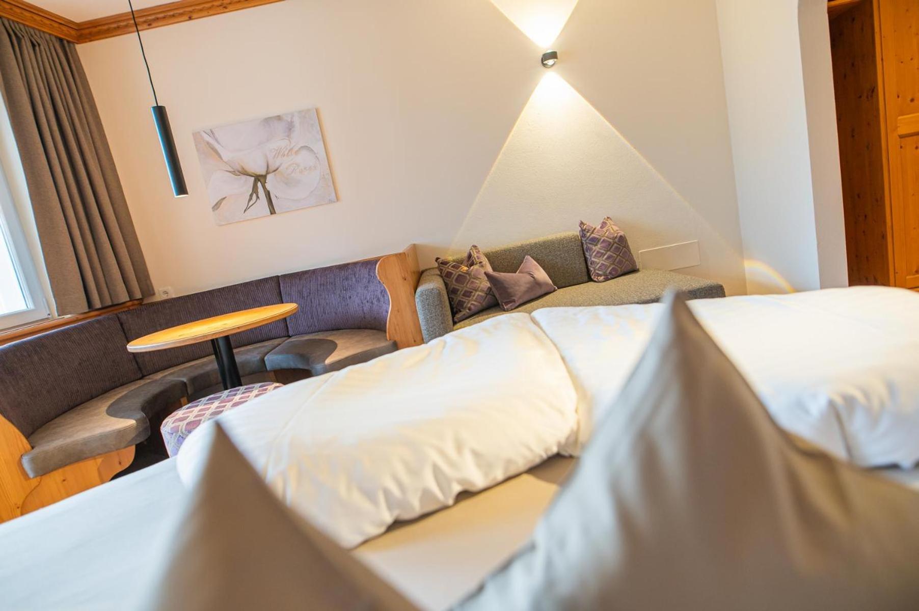 Deluxe Double Room with Balcony photo 1