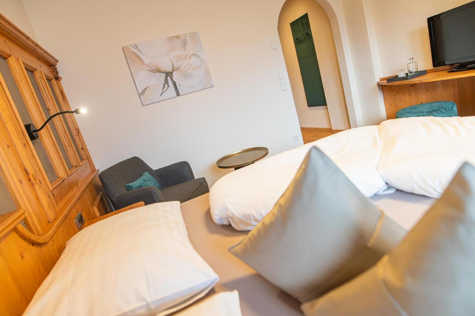 Deluxe Double Room with Balcony photo 1