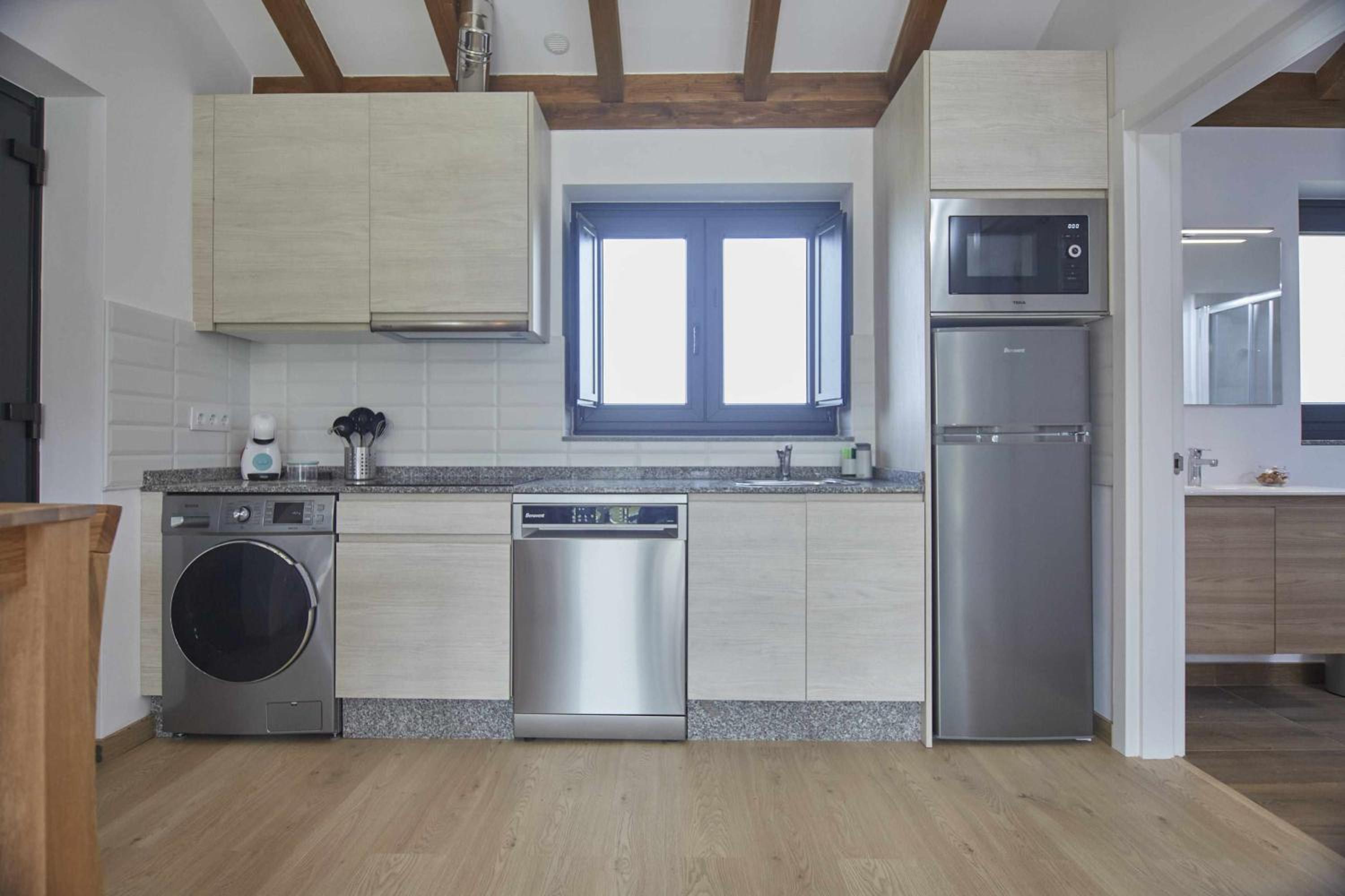Apartment with Mountain View photo 3