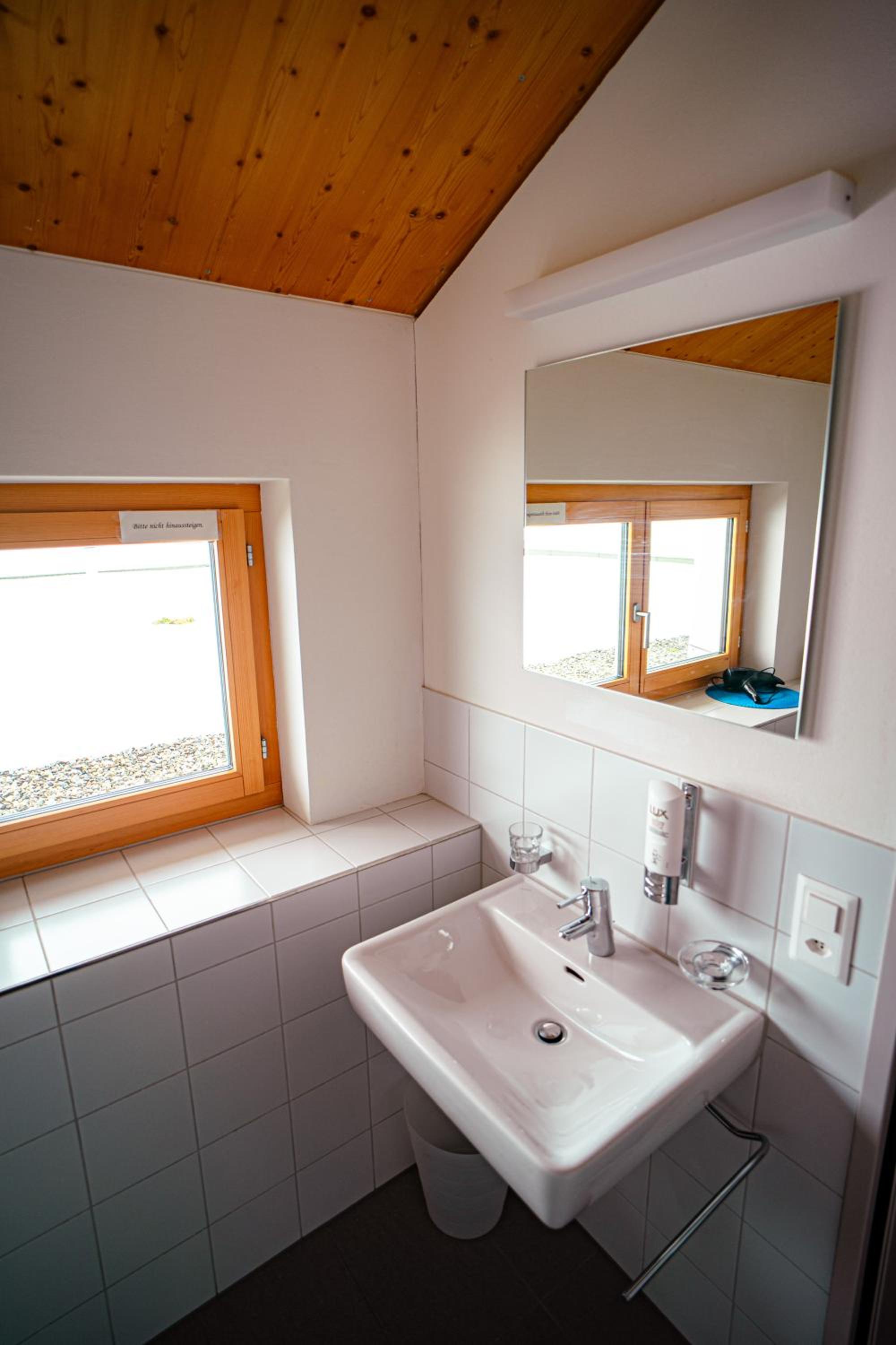 Comfort Triple Room with Shower - Photo 6