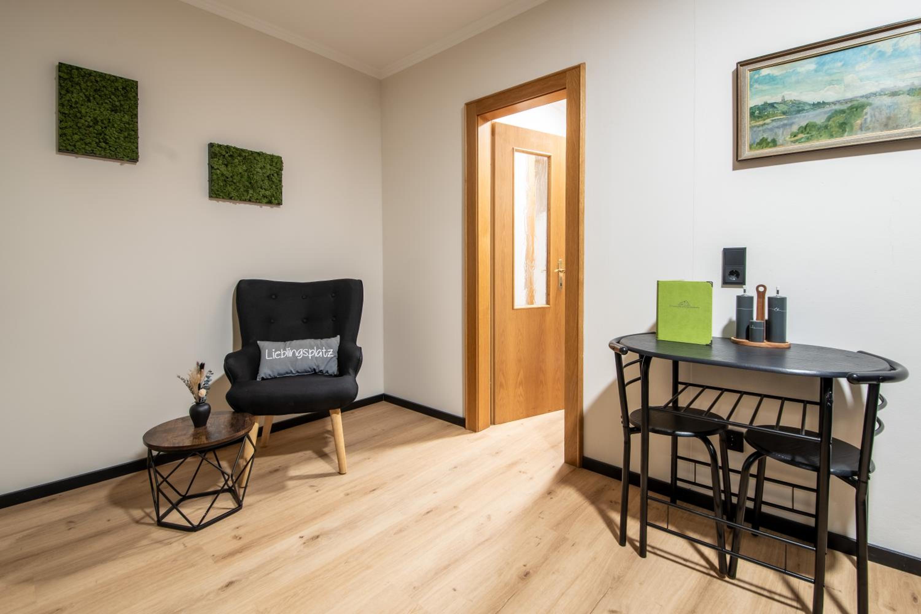 Apartment with Mountain View photo 3