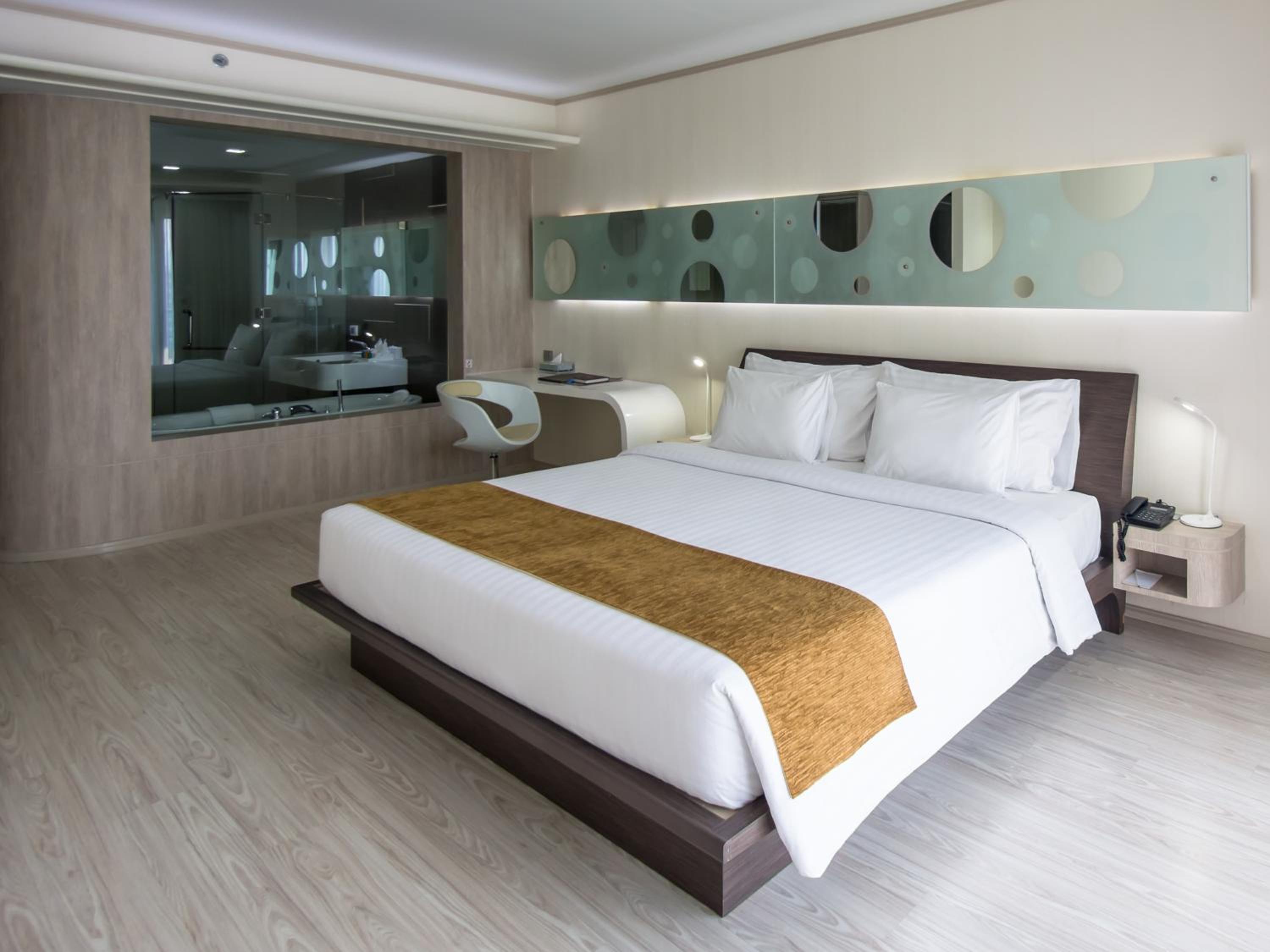 room photo
