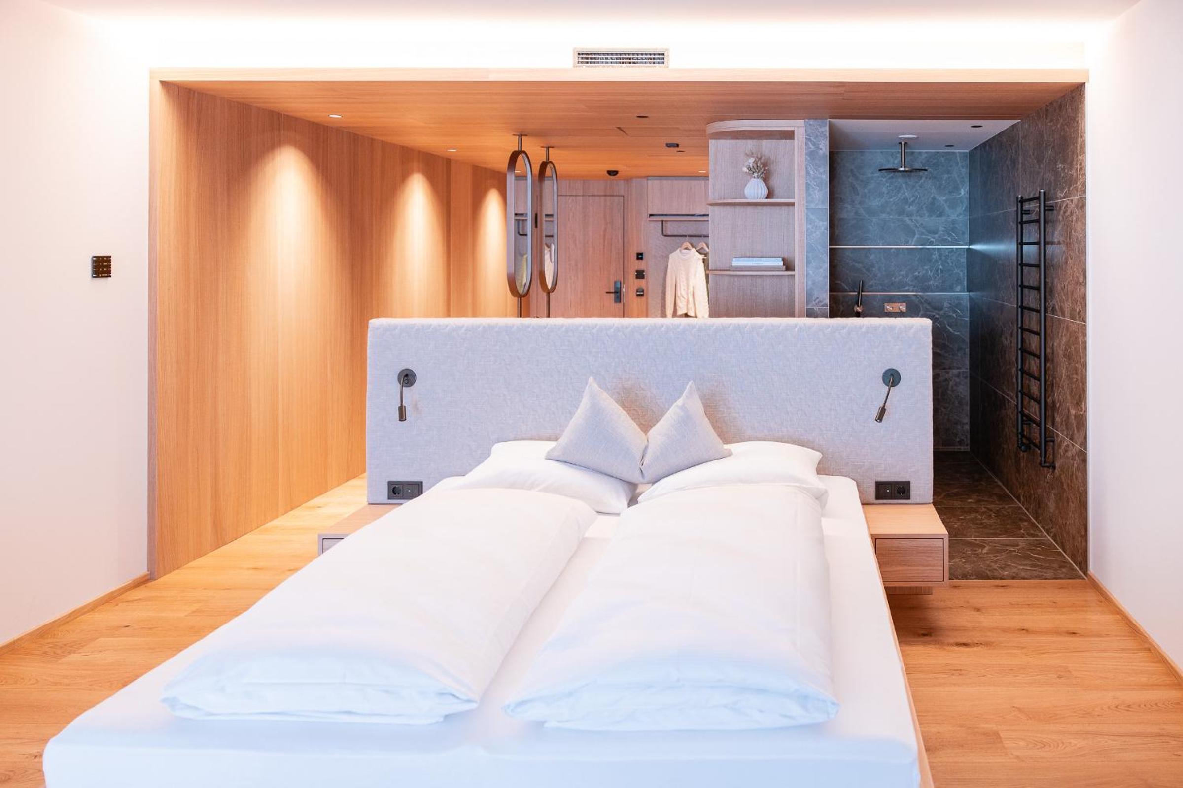 Double Room with Mountain View - Photo 4