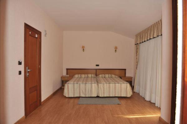 Habitación Doble con Balcón y Vista al Mar