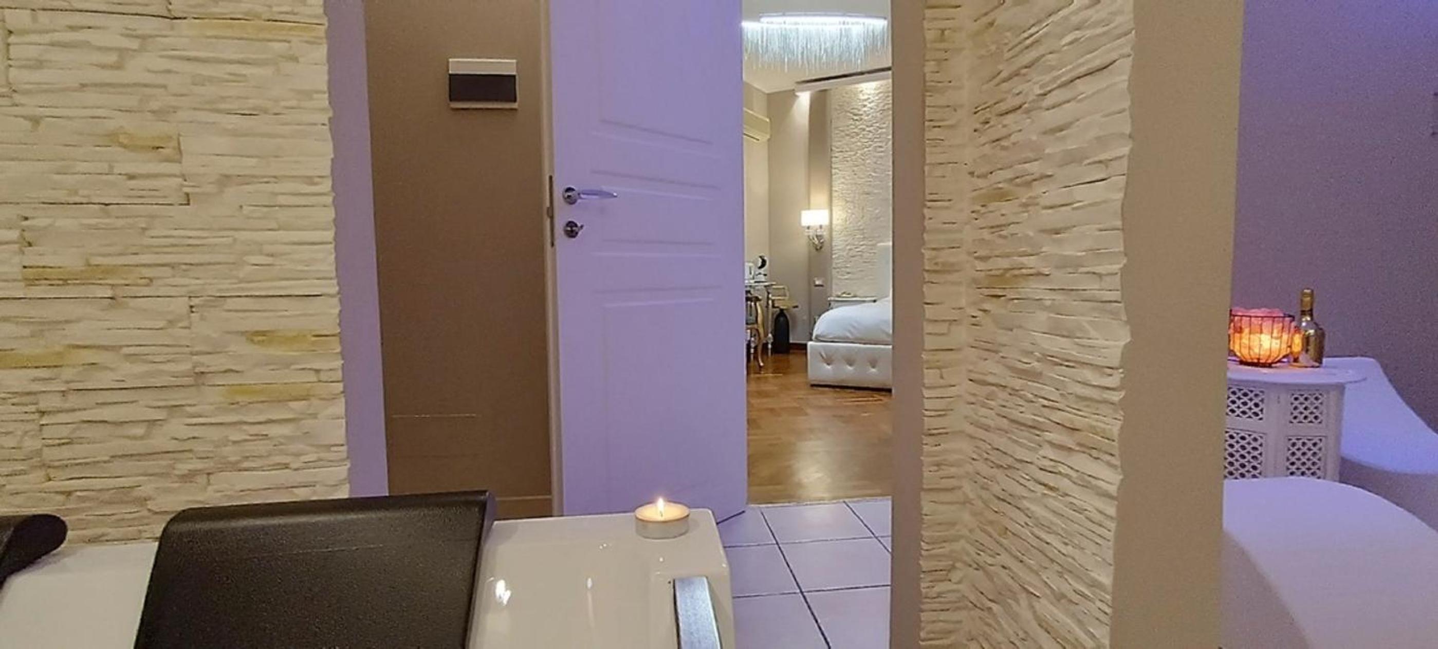 Deluxe King Suite photo 1
