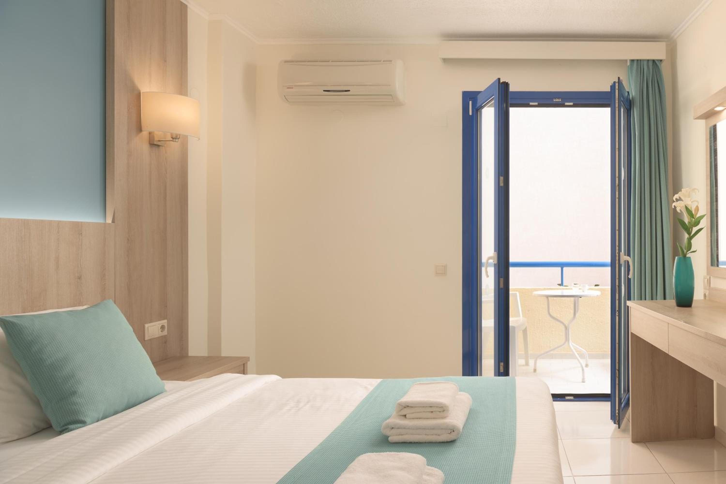 Superior Double or Twin Room photo 2