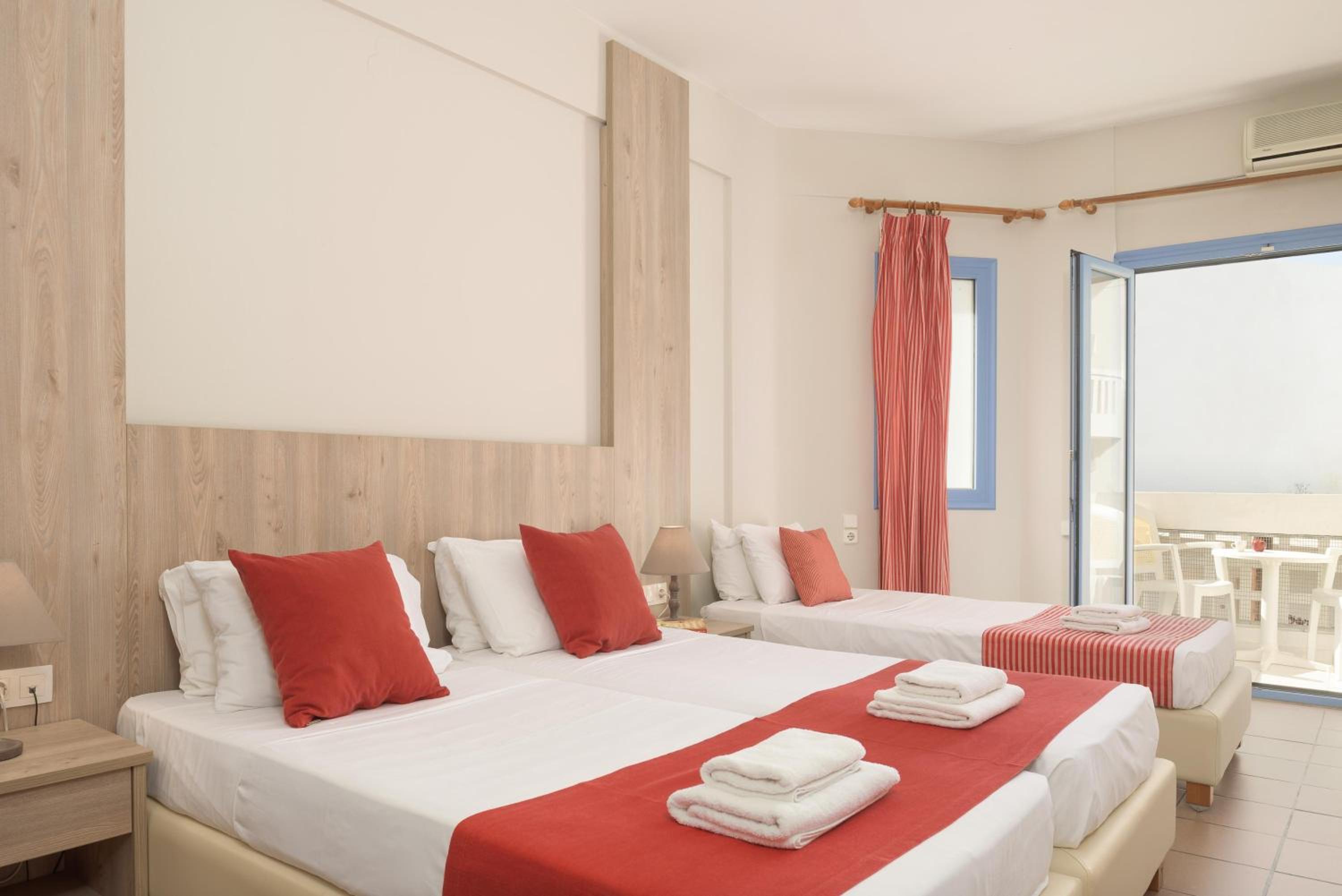 Standard Double or Twin Room with Balcony photo 2