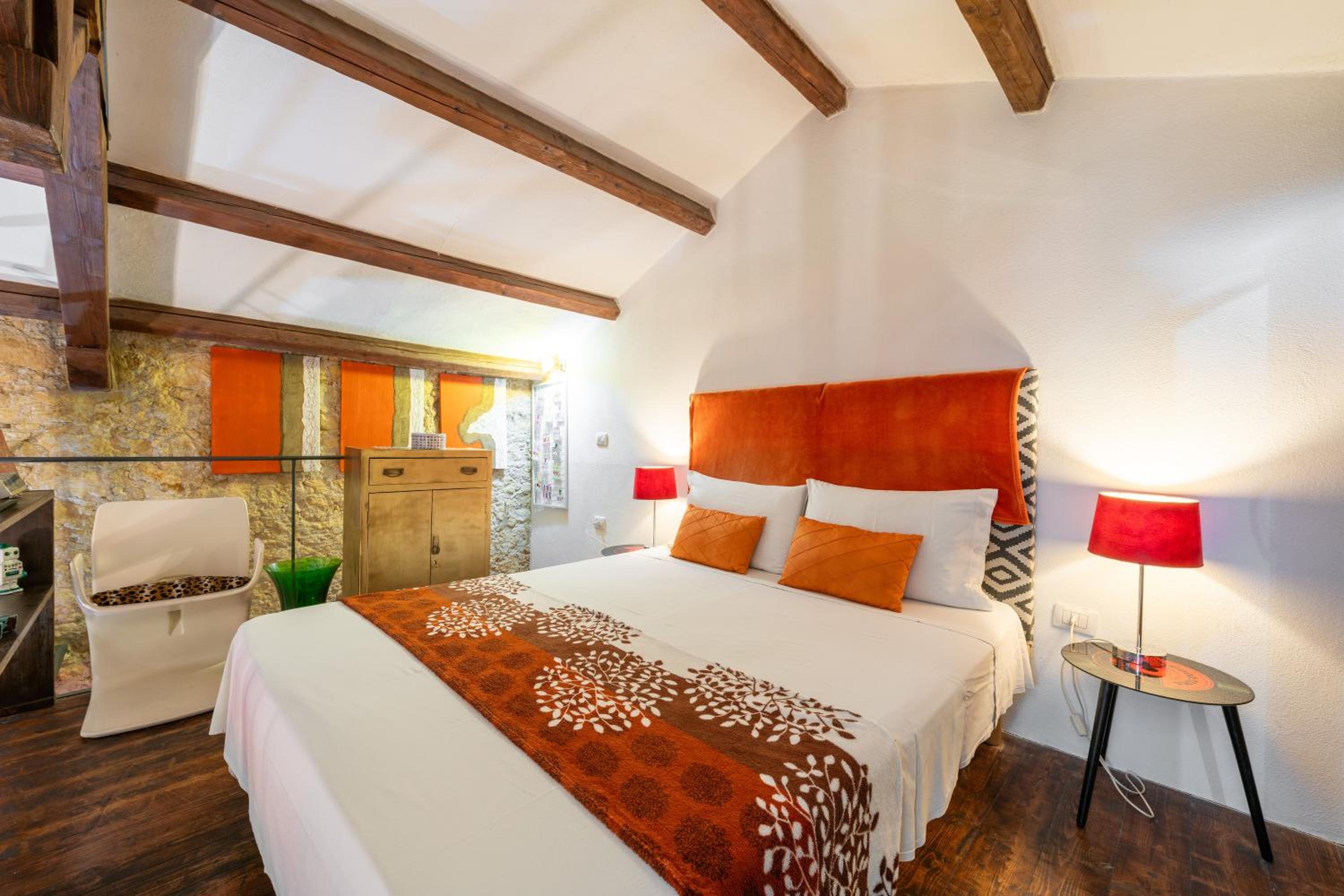 Superior One-Bedroom Apartment