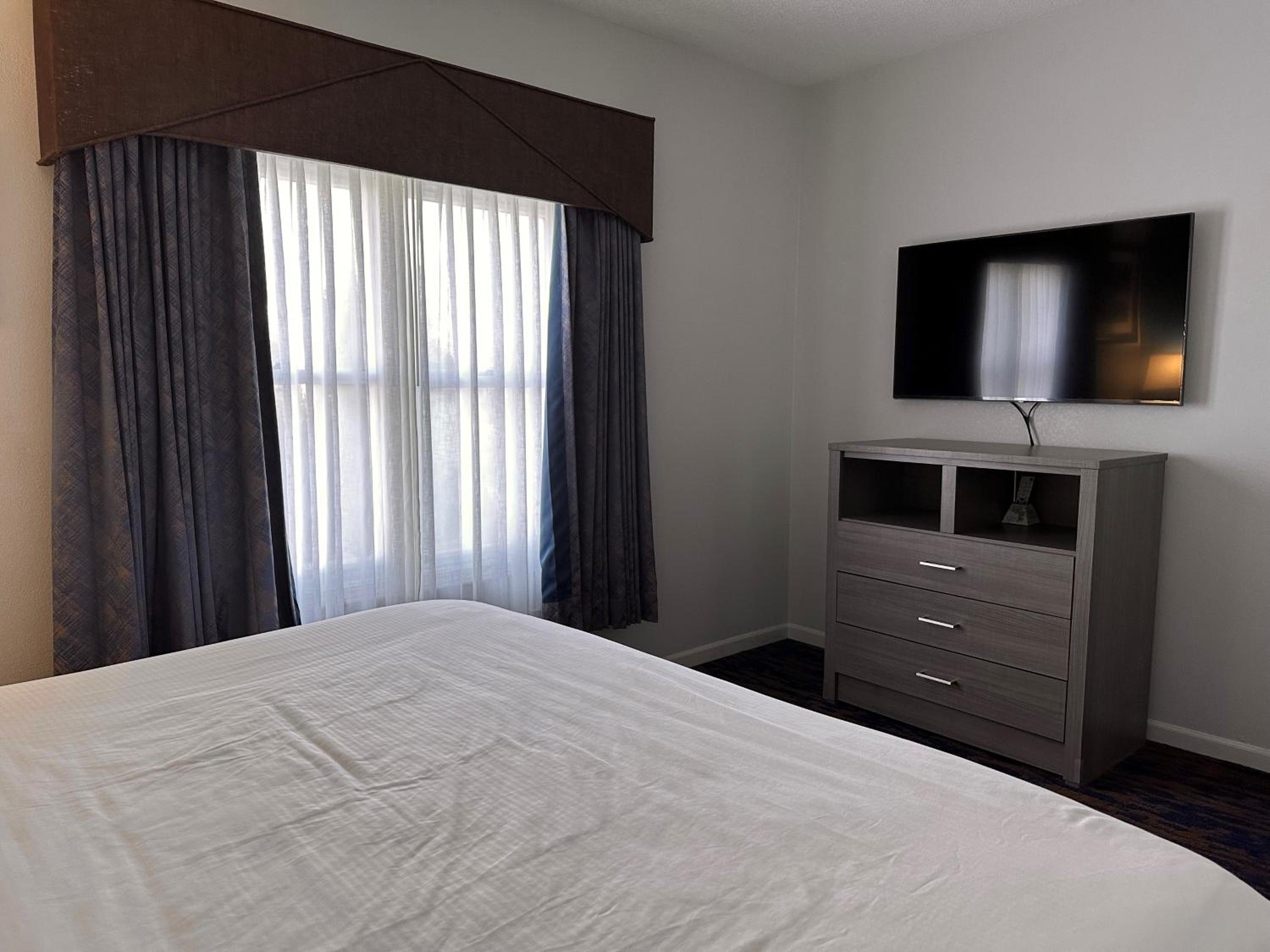 King Studio Suite - Non-Smoking - Photo 12