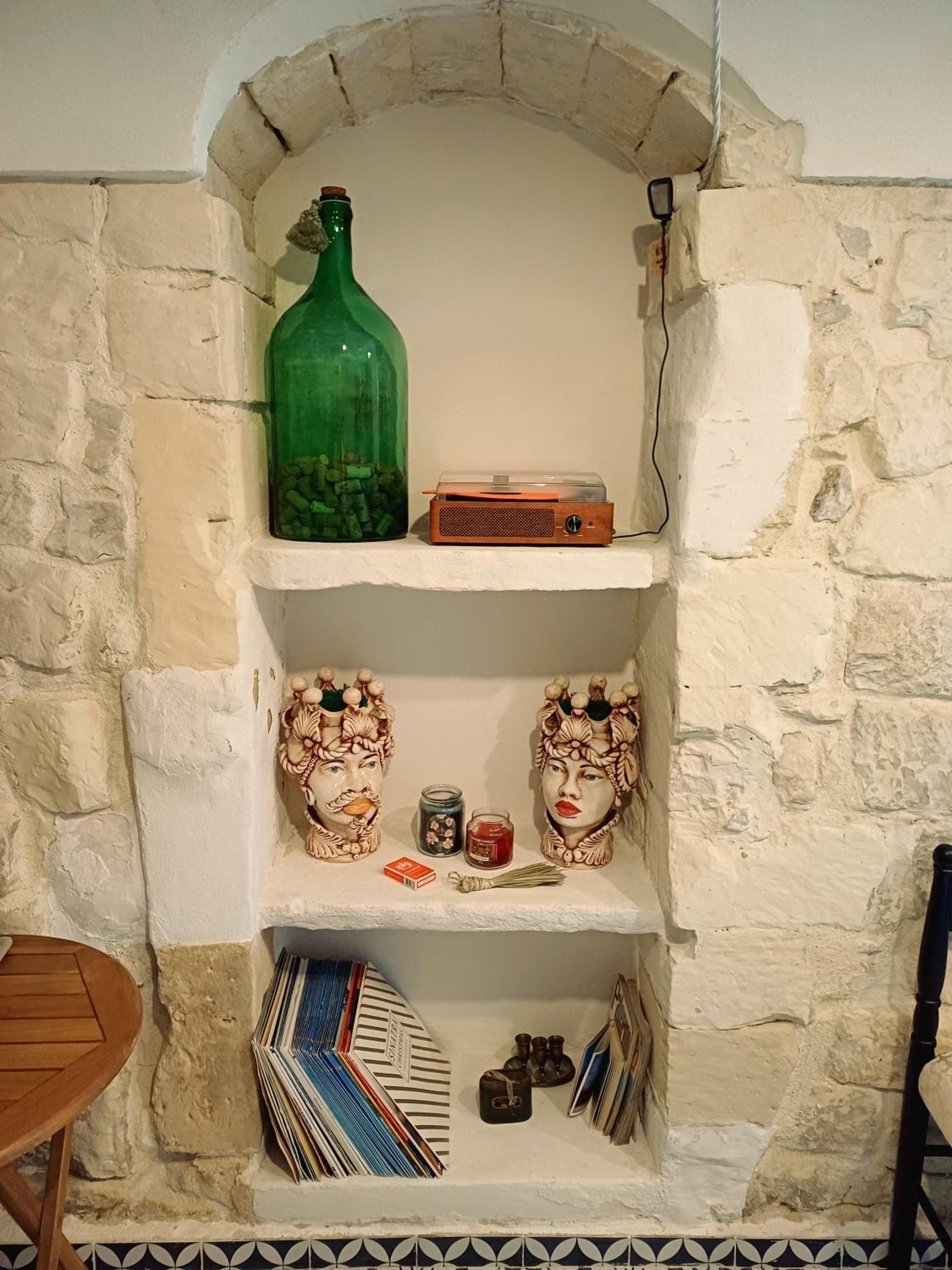 One-Bedroom House - Photo 49