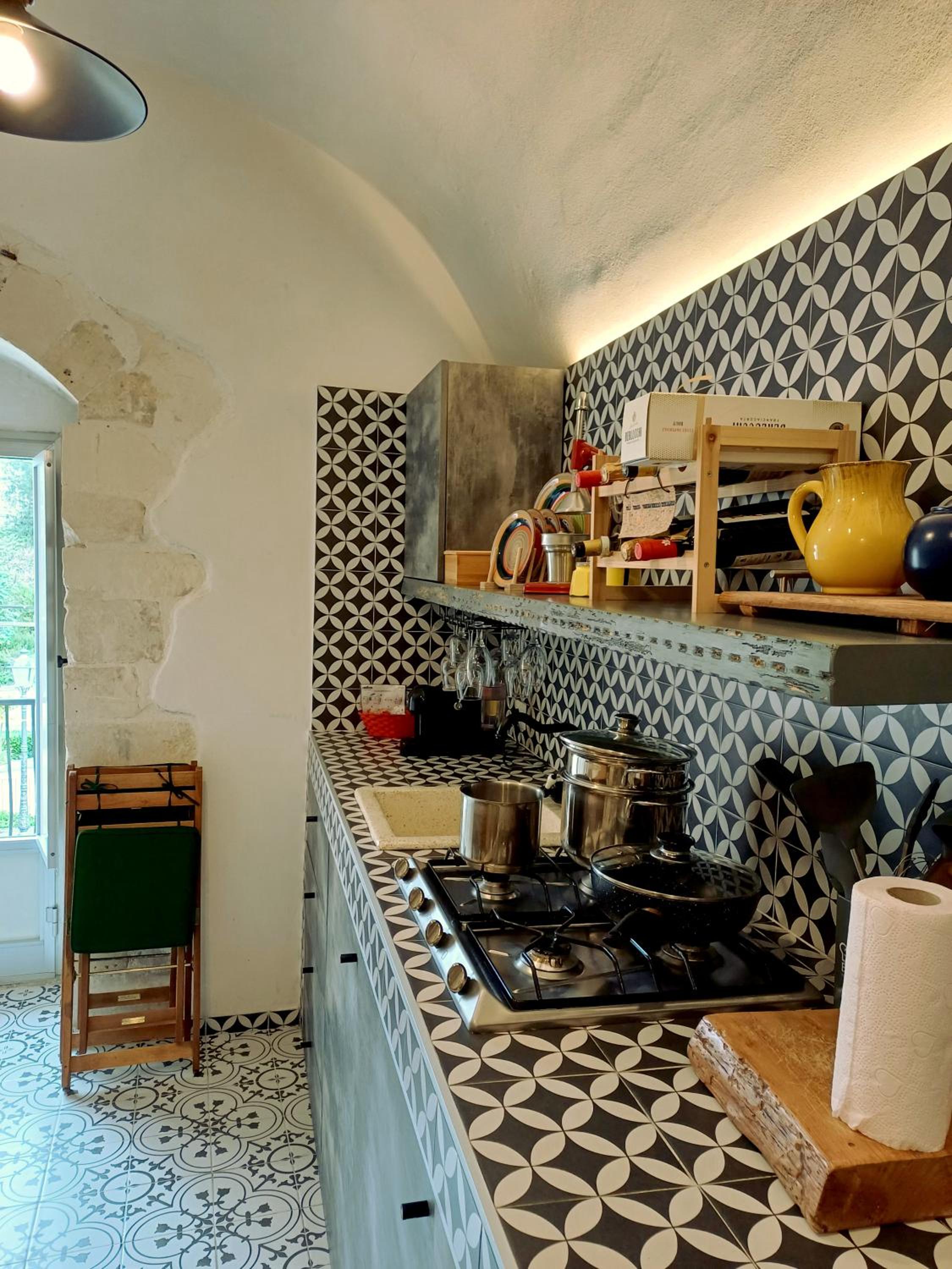One-Bedroom House - Photo 29
