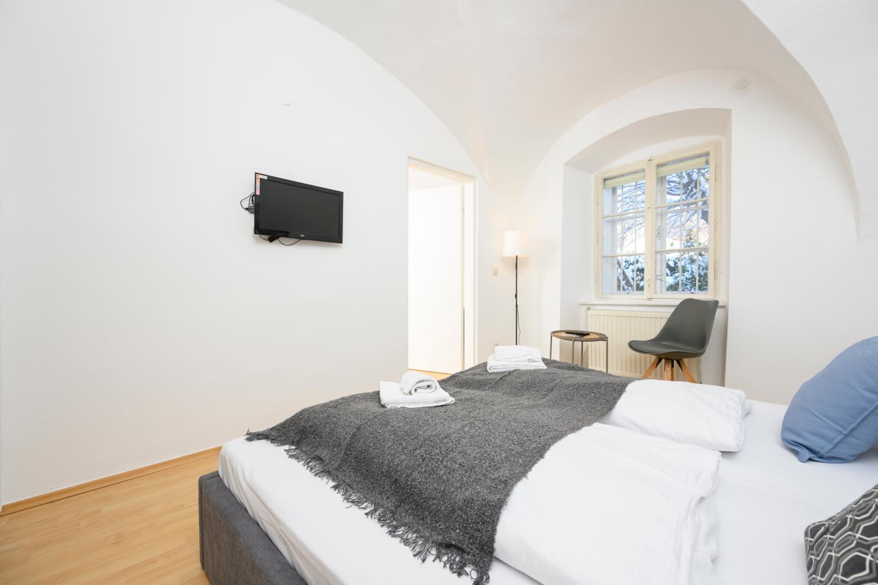 One-Bedroom Apartment photo 3