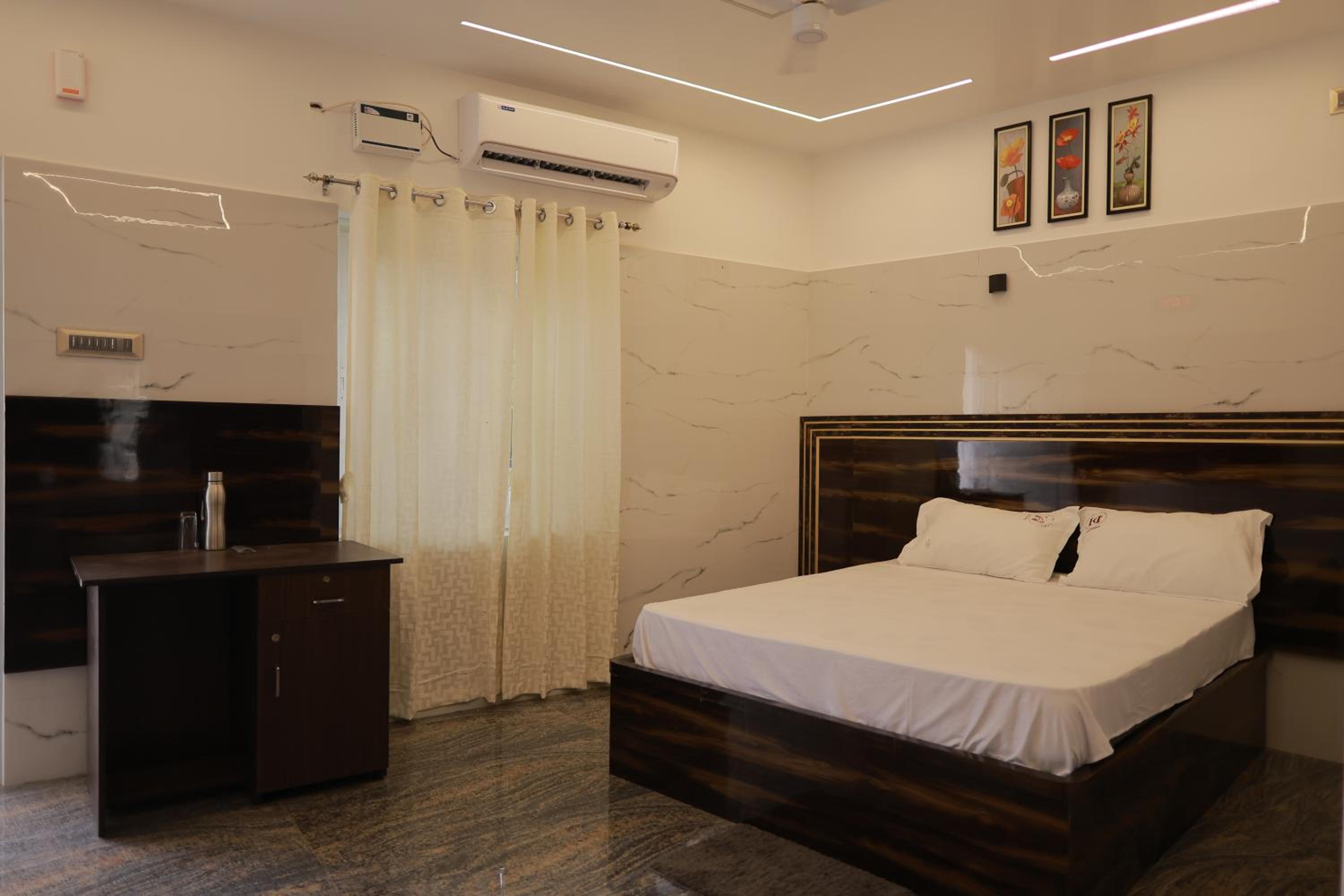 Deluxe Double Room photo 3