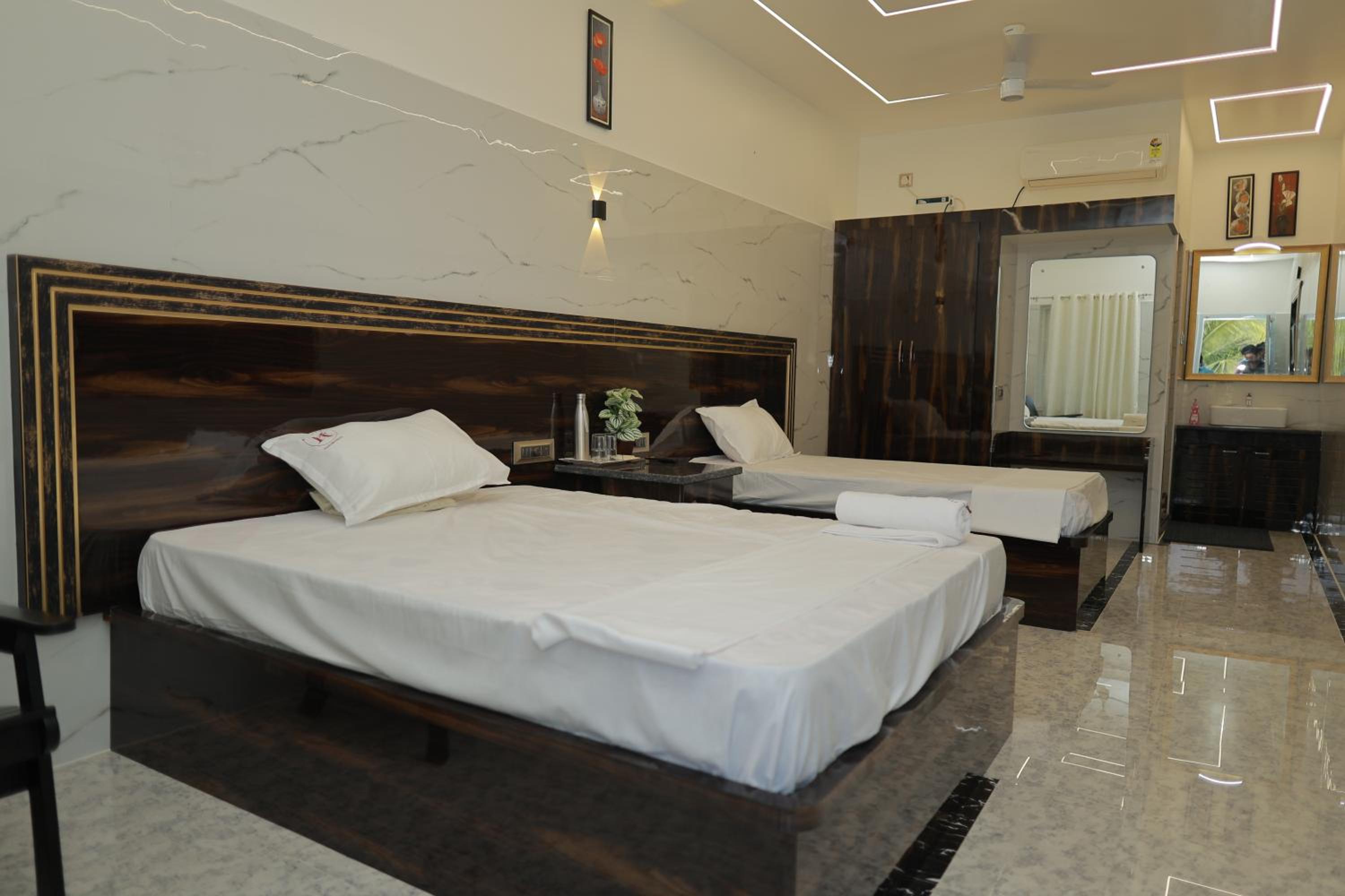 Luxury Triple Room
