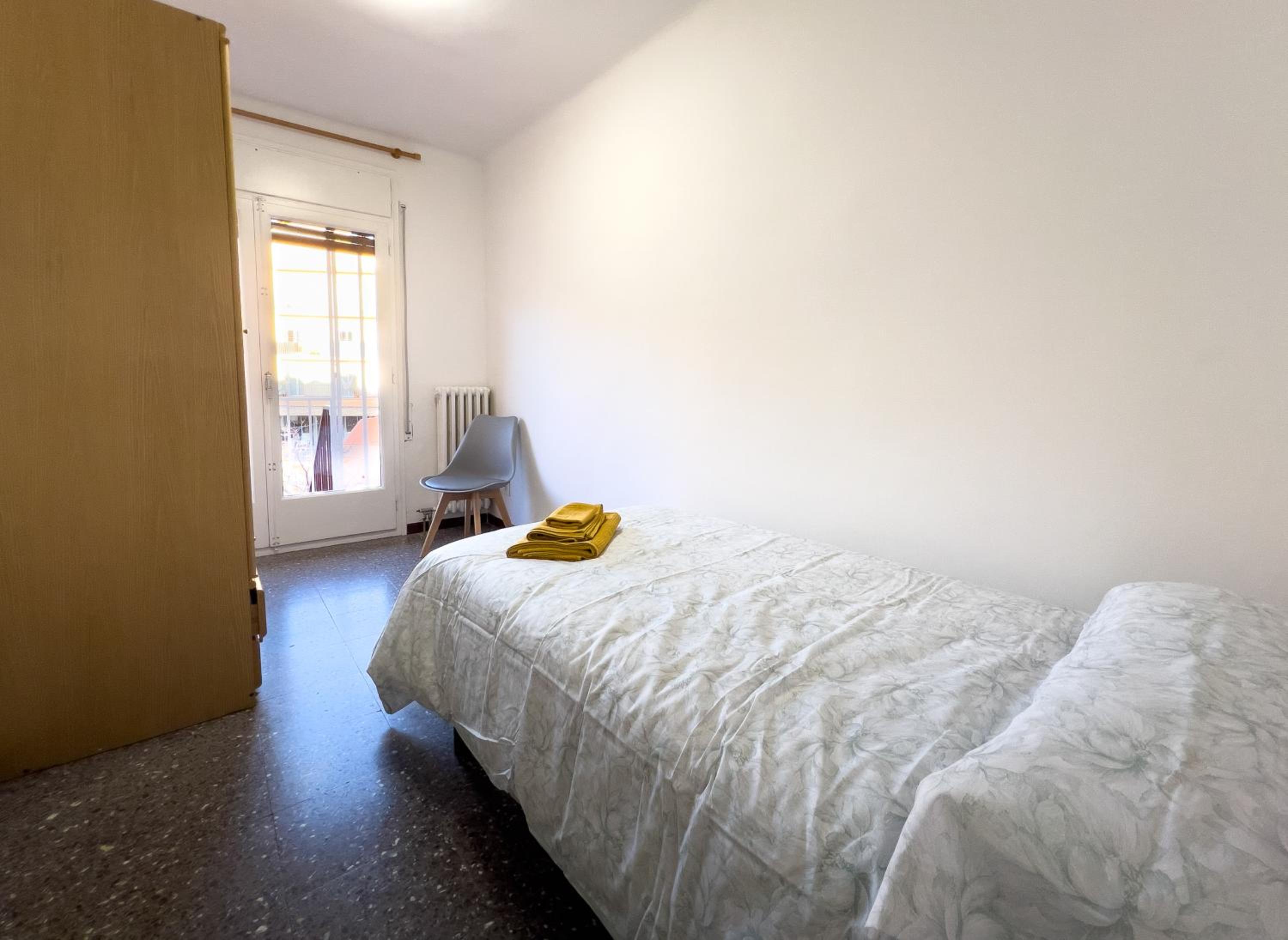 Three-Bedroom Apartment photo 2