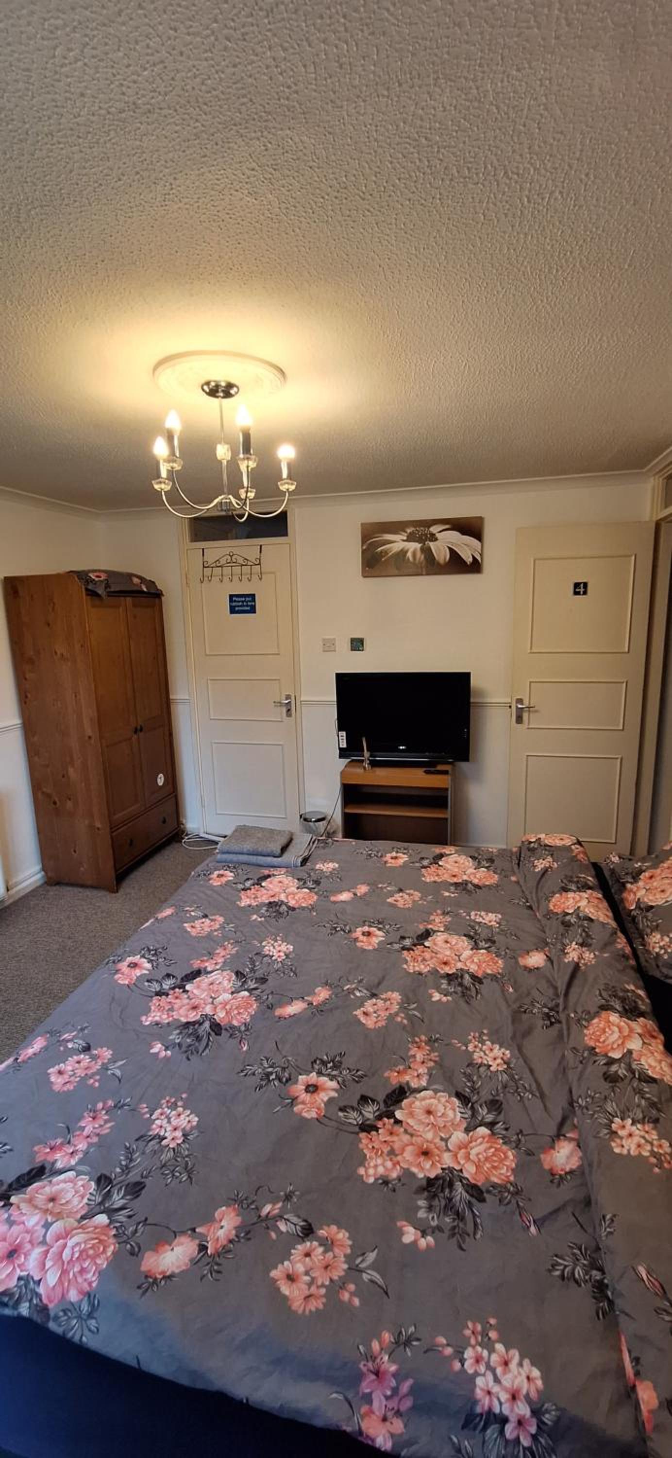 Double or Twin Room - Disability Access - Photo 2