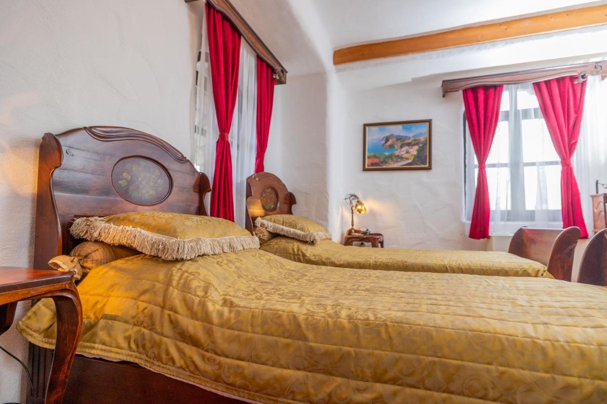 Triple Room with Private Bathroom