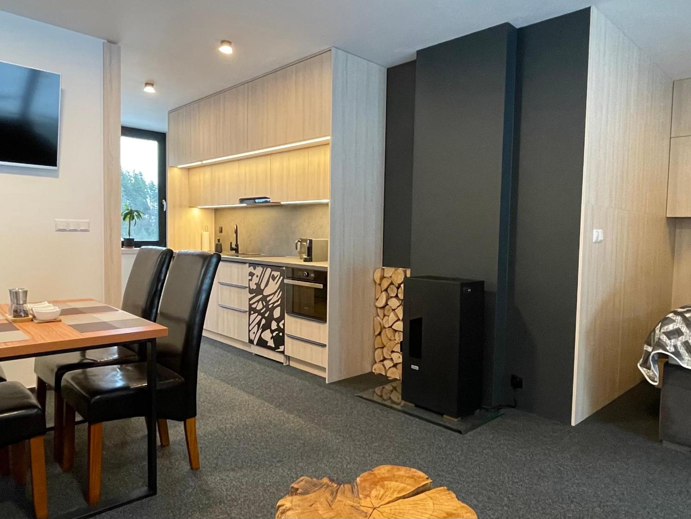One-Bedroom Apartment photo 2