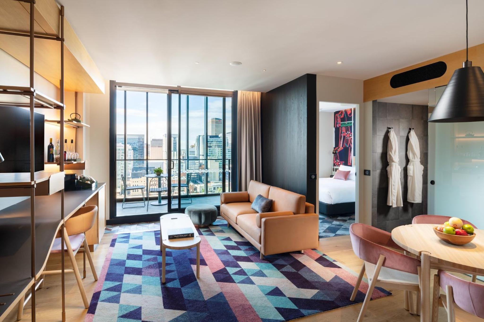 Indigo Balcony Suite With Bath - Photo 7