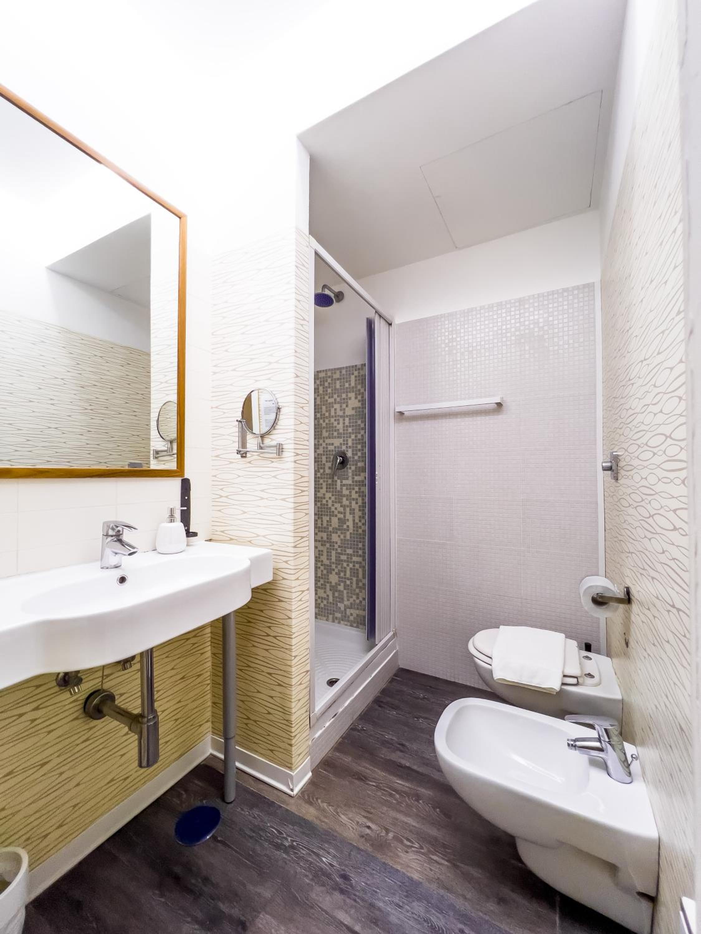 Budget Double Room photo 3