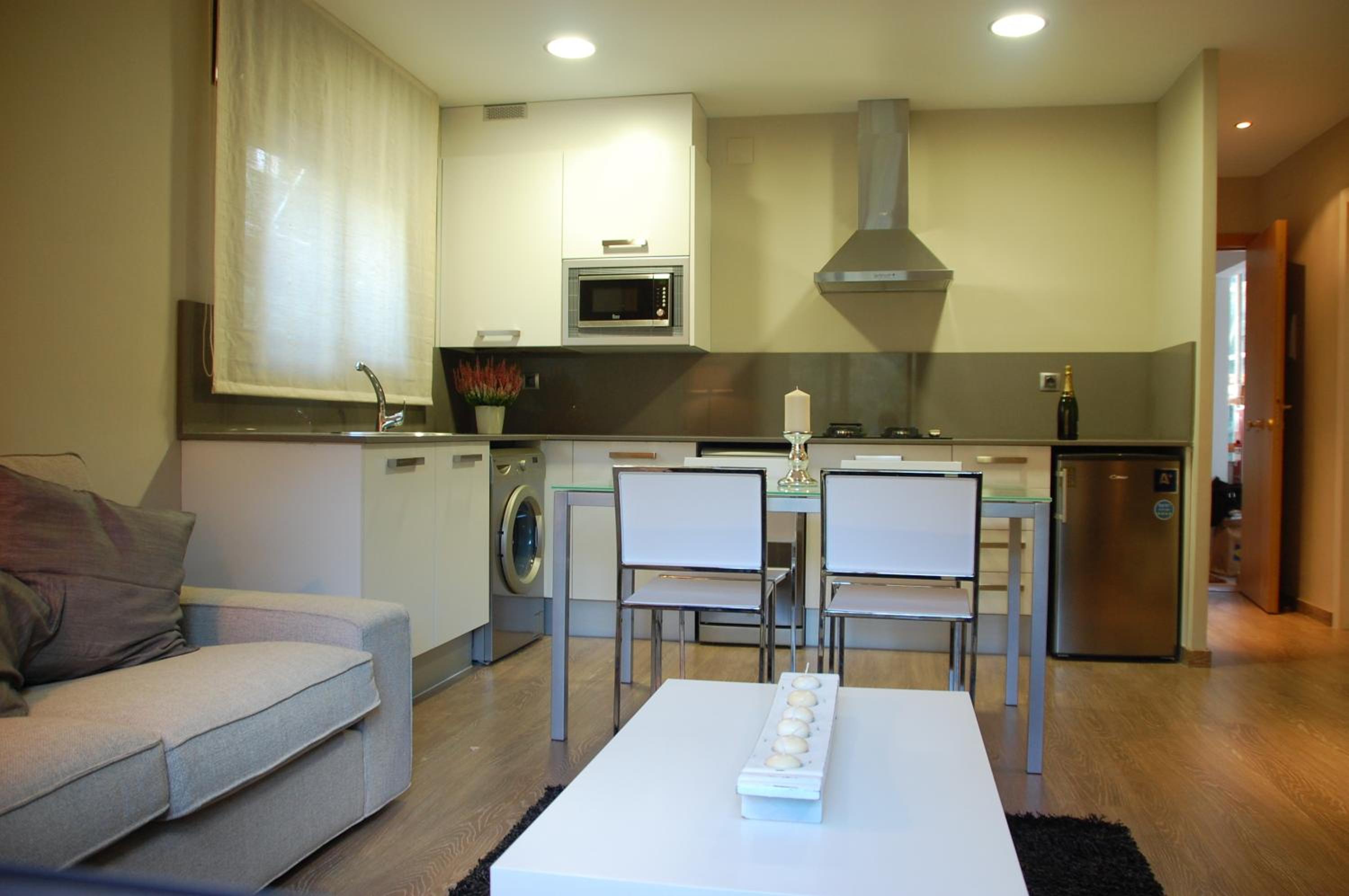 Two-Bedroom Suite (4 Adults) photo 3