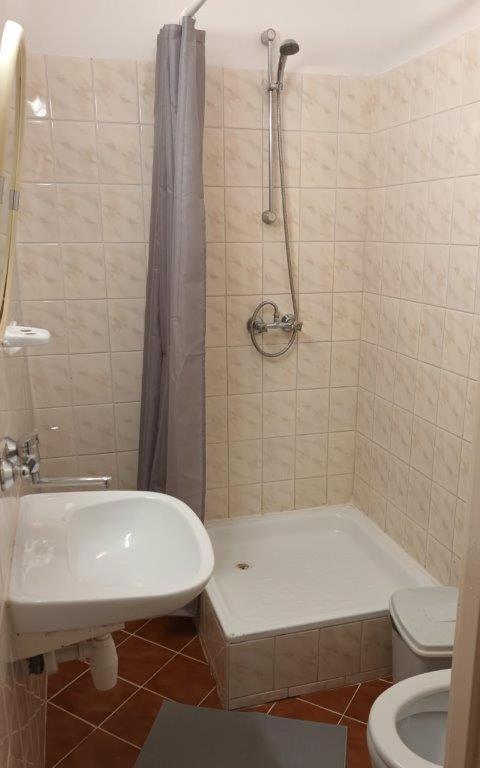 Standard Double Room - Photo 5