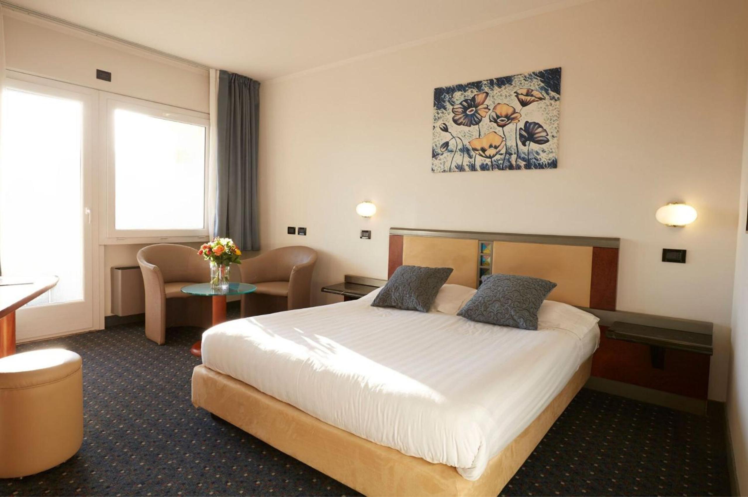 Double or Twin Room photo 3