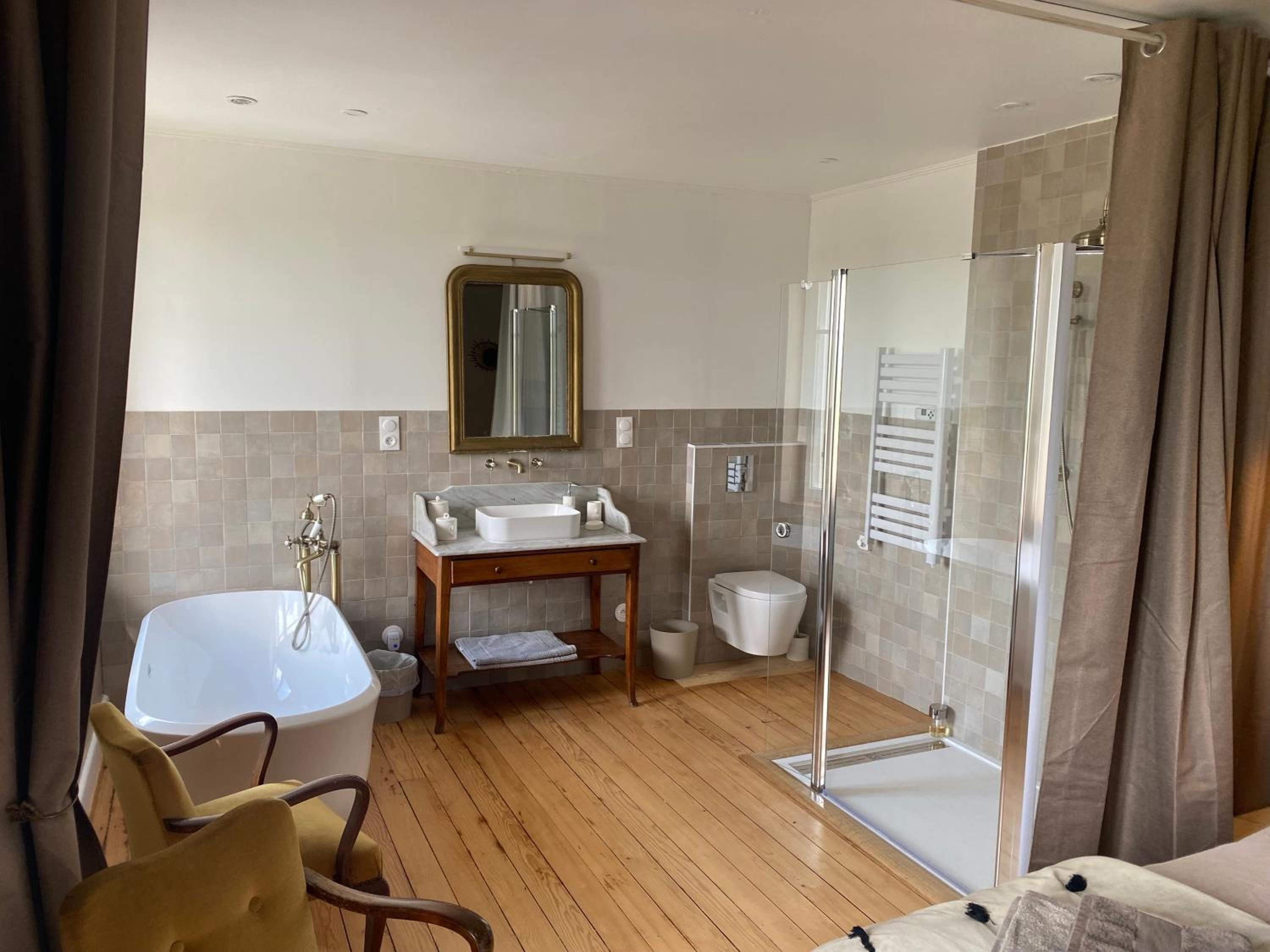 Suite with Pool View photo 1