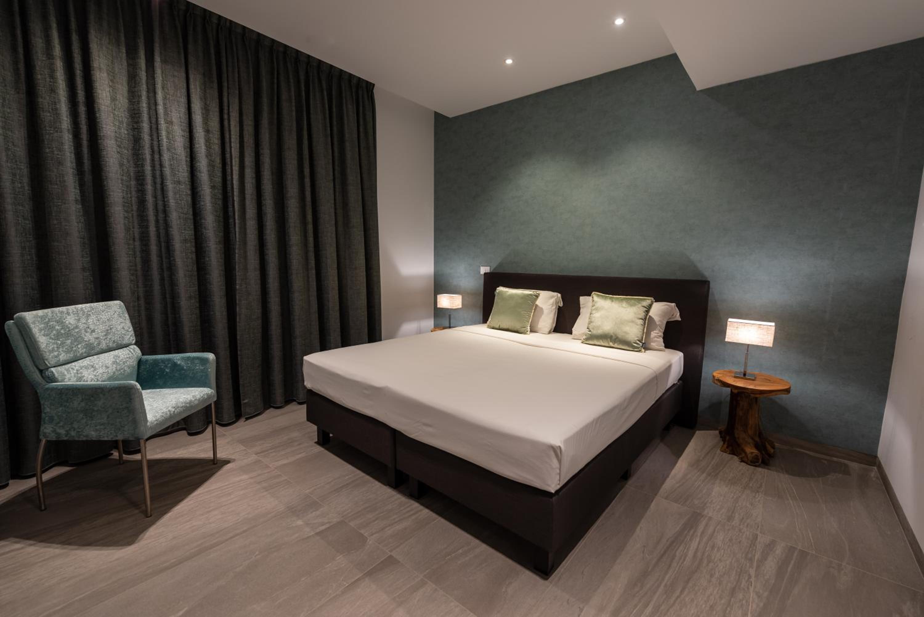 Apartamento de Luxo de 3 Quartos à Beira-Mar em The Shore