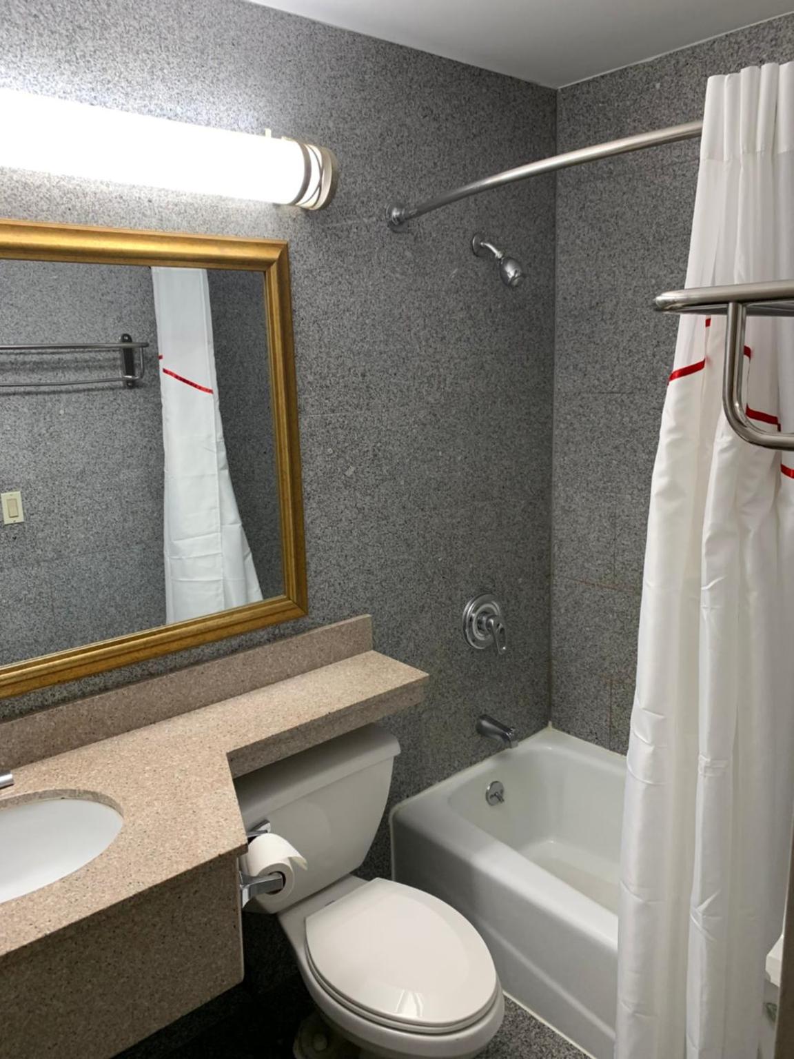 Deluxe King Room Non-Smoking - Photo 5