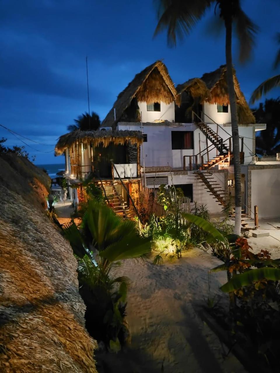 Villa - Beach Front photo 2