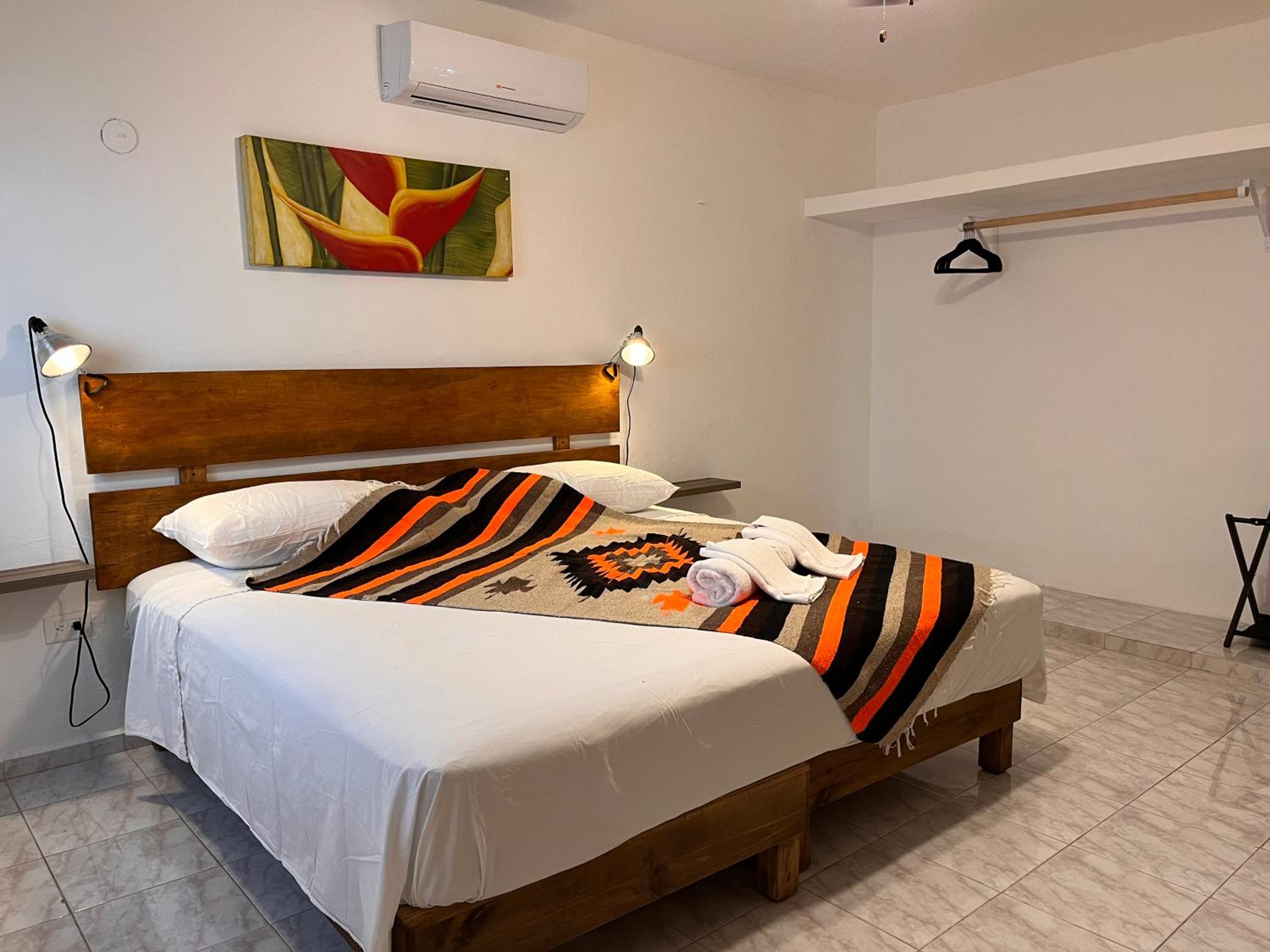 Standard King Room photo 3